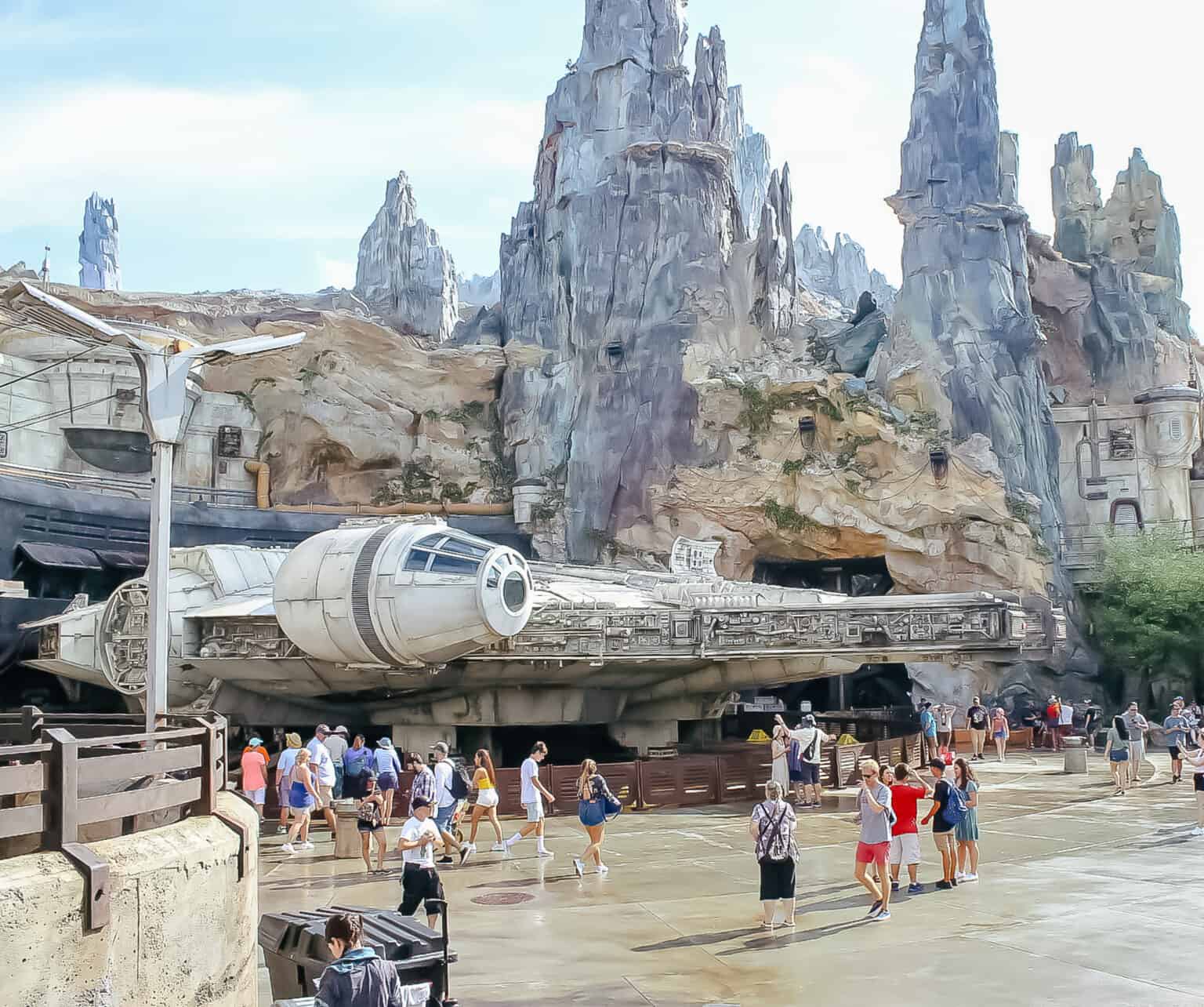 Smugglers Run Ride Guide The Millennium Falcon At Disney World