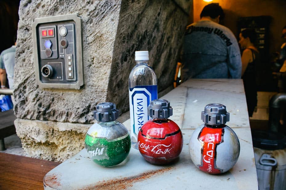 Coca Cola drinks that look like droids in Galaxy's Edge 