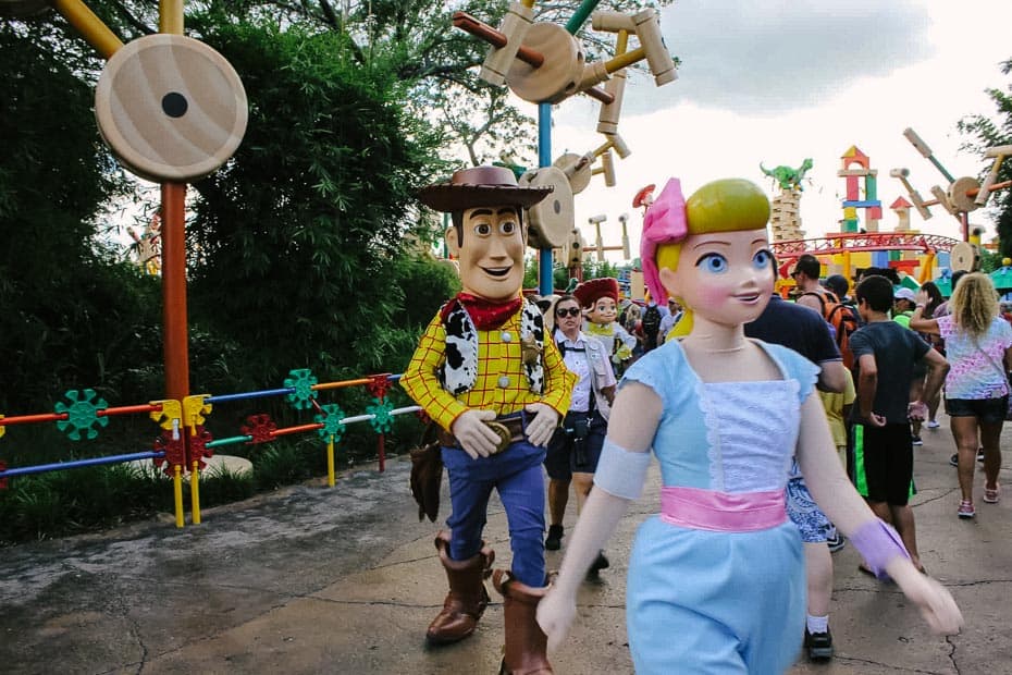 Woody and Bo Peep at Toy Story Land 