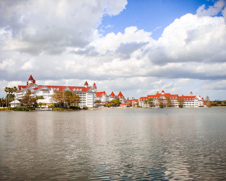 The Ultimate Guide to Resort Hopping at Disney World Resorts Gal