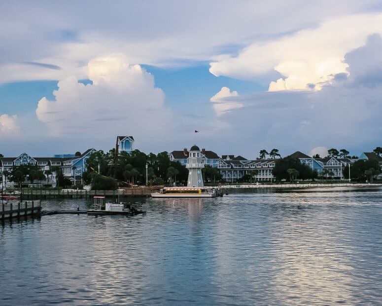 restaurants at disney beach and yacht club