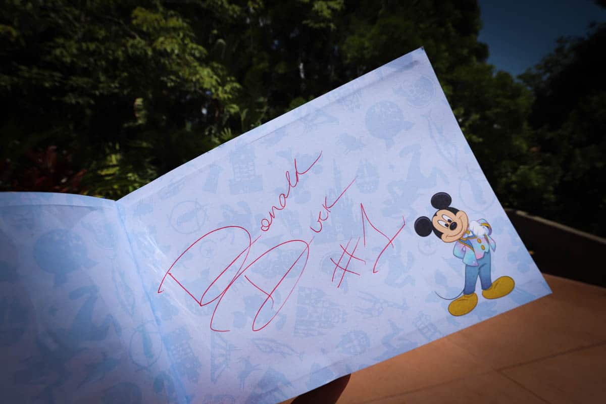 Donald Duck's character autograph