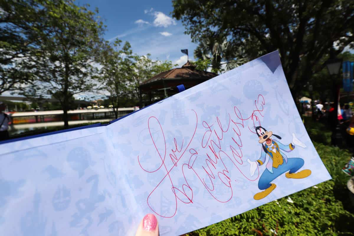 Minnie Mouse's autograph 