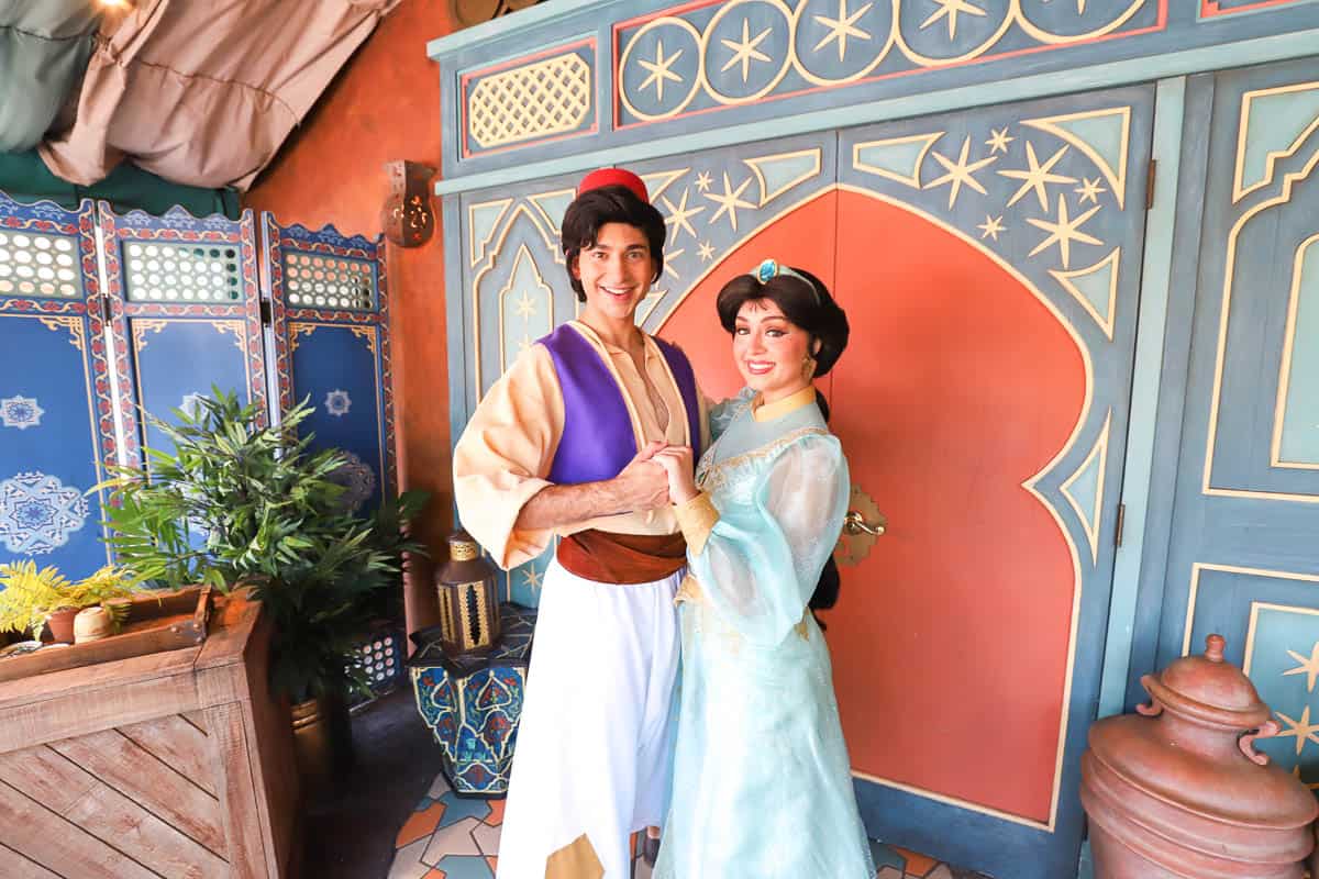 Meet Aladdin And Jasmine Together At Magic Kingdom