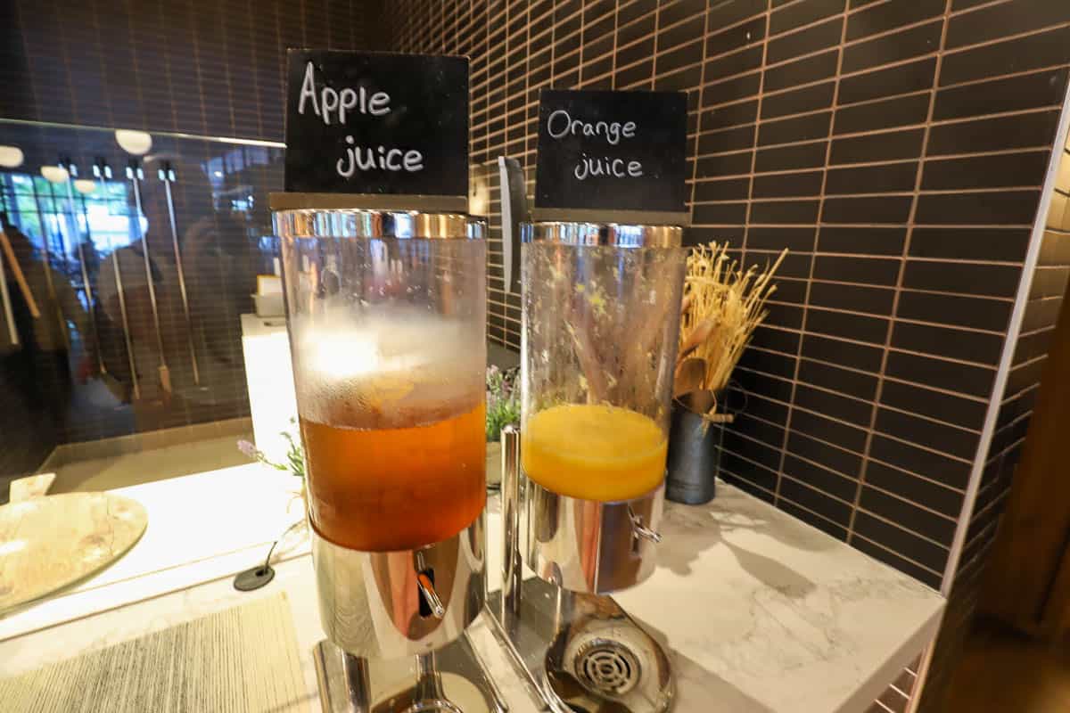 apple and orange juice 