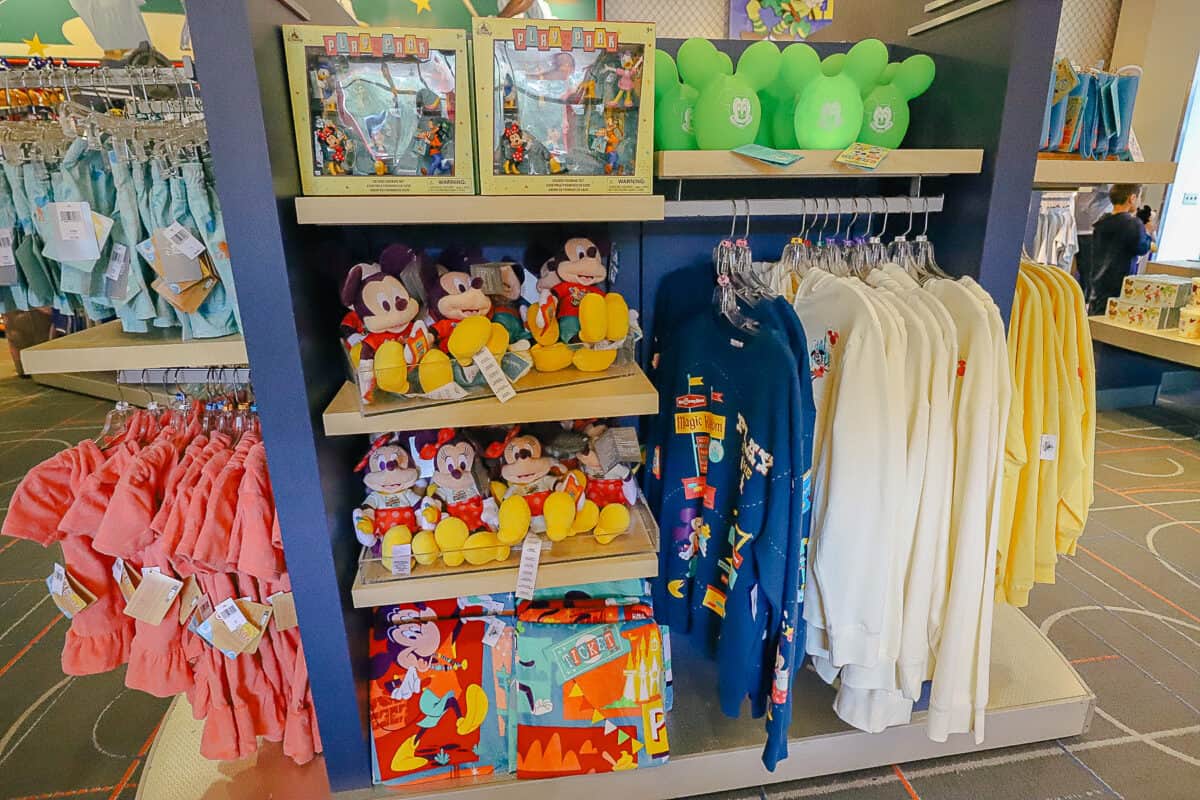 Sport Goofy Gifts and Sundries (Photos of Disney's All-Star Sports Gift ...