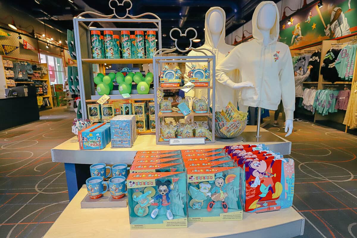 Sport Goofy Gifts and Sundries (Photos of Disney's All-Star Sports Gift ...