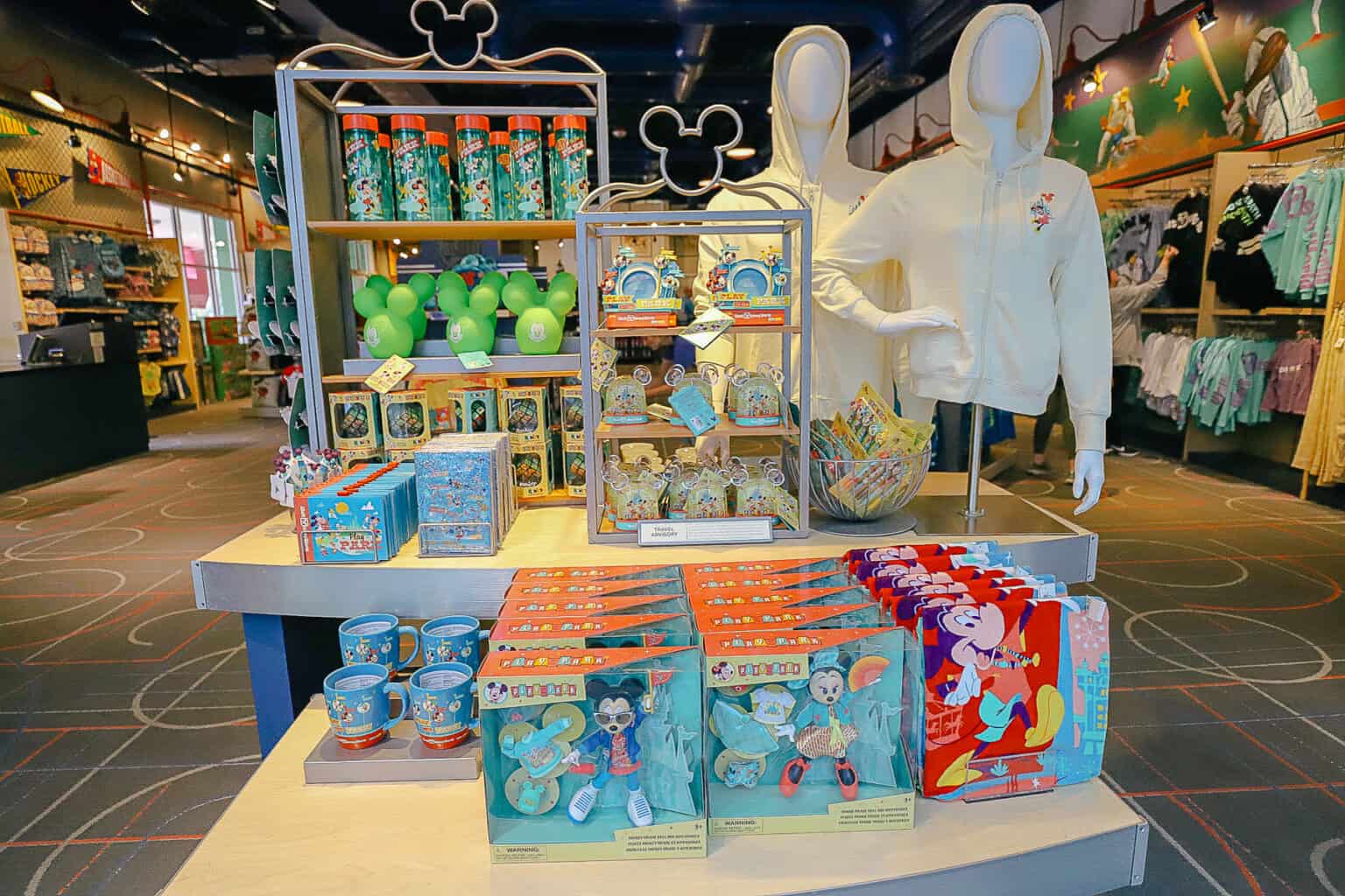 Sport Goofy Gifts and Sundries (Photos of Disney's All-Star Sports Gift ...