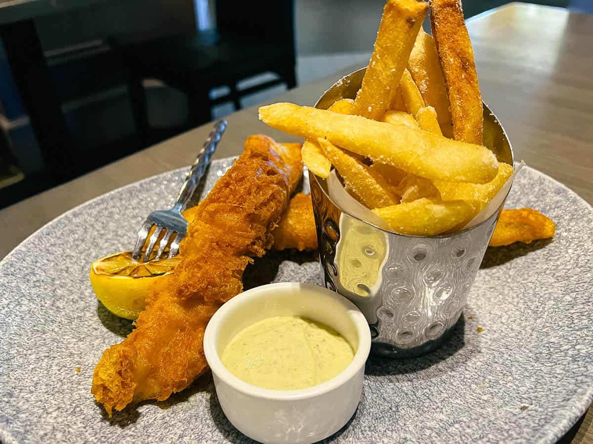 the sauce that comes with the fish and chips 