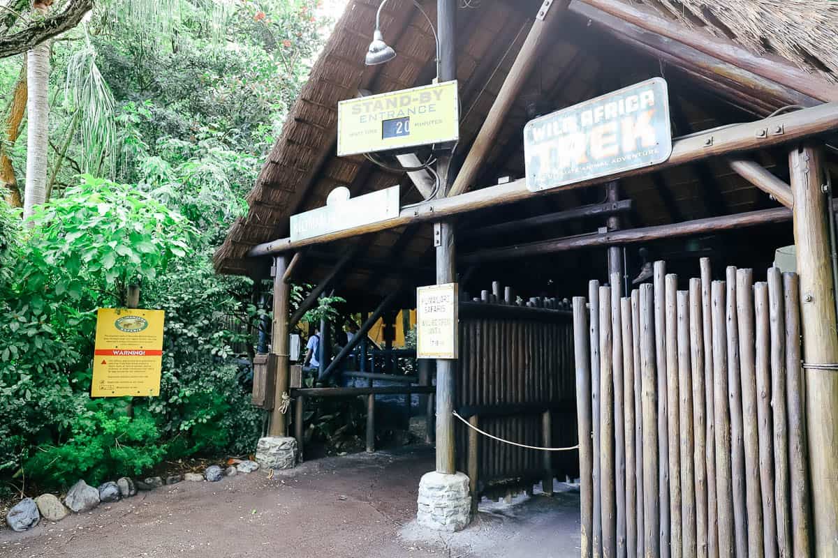 the entrance to Kilimanjaro Safaris with a 20-minute standby wait displayed 