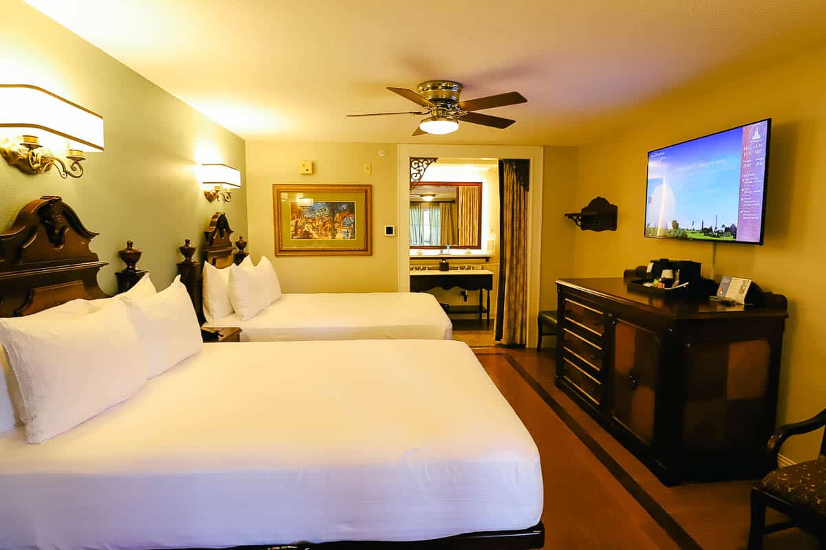 Tour a Standard Guest Room at Disney’s Port Orleans French Quarter