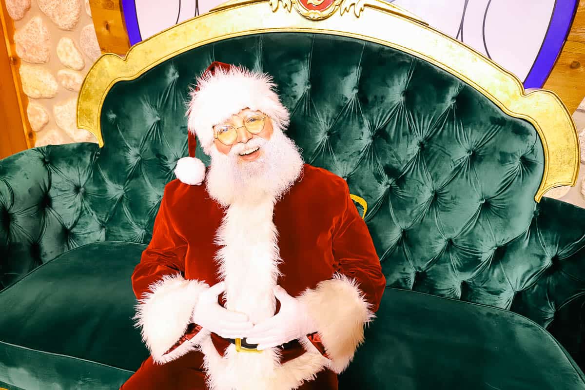Meet Santa Claus at Disney Springs Resorts Gal
