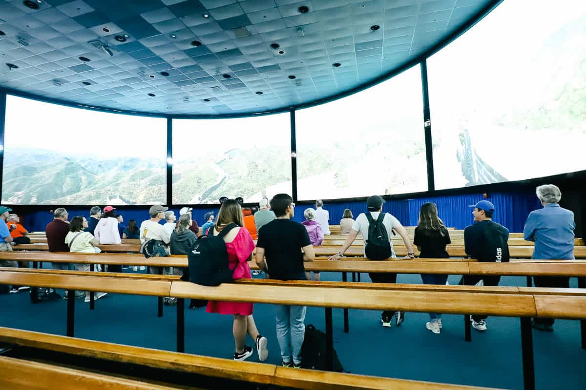 guests watching Reflections of China 