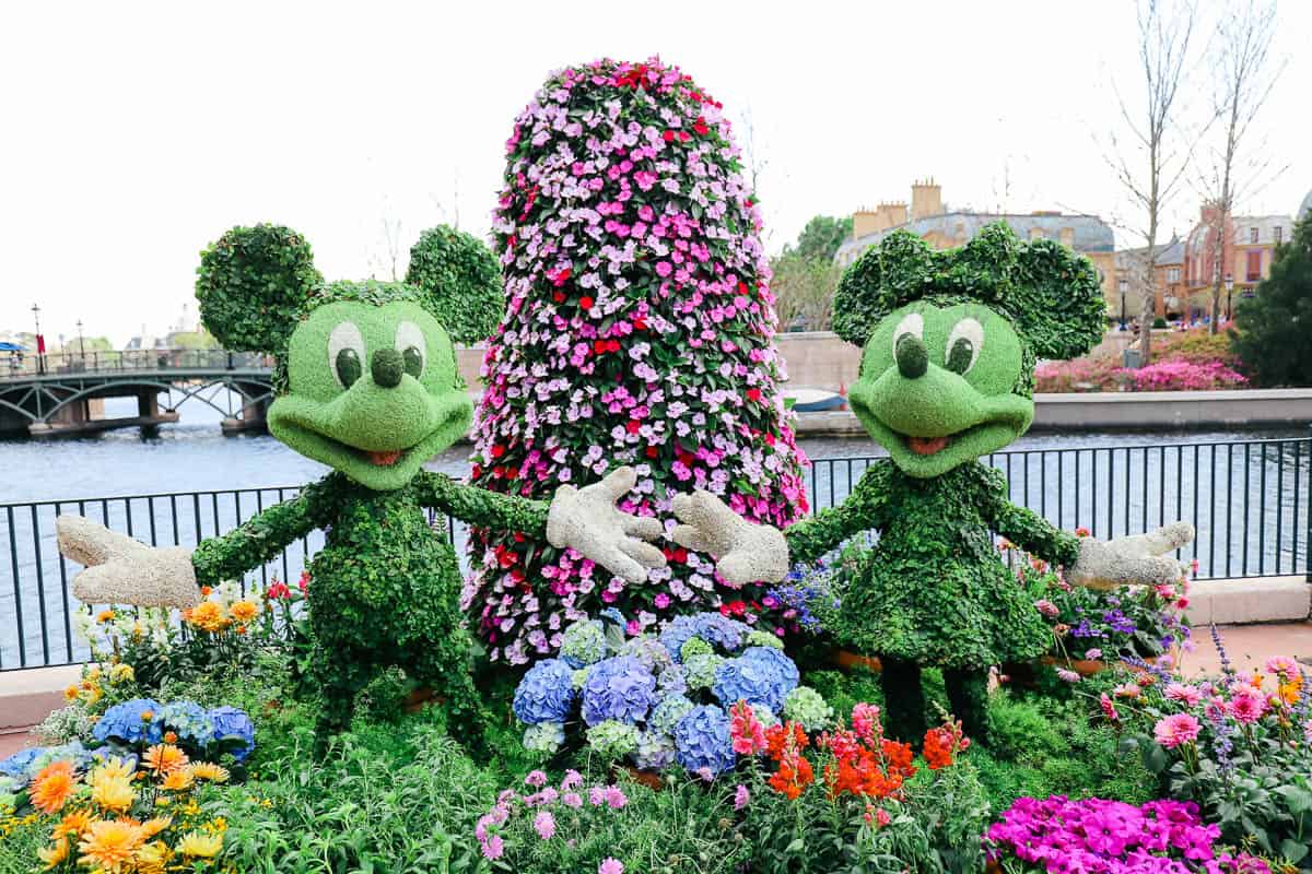 Mickey and Minnie Mouse in topiary form at Epcot's International Gateway 