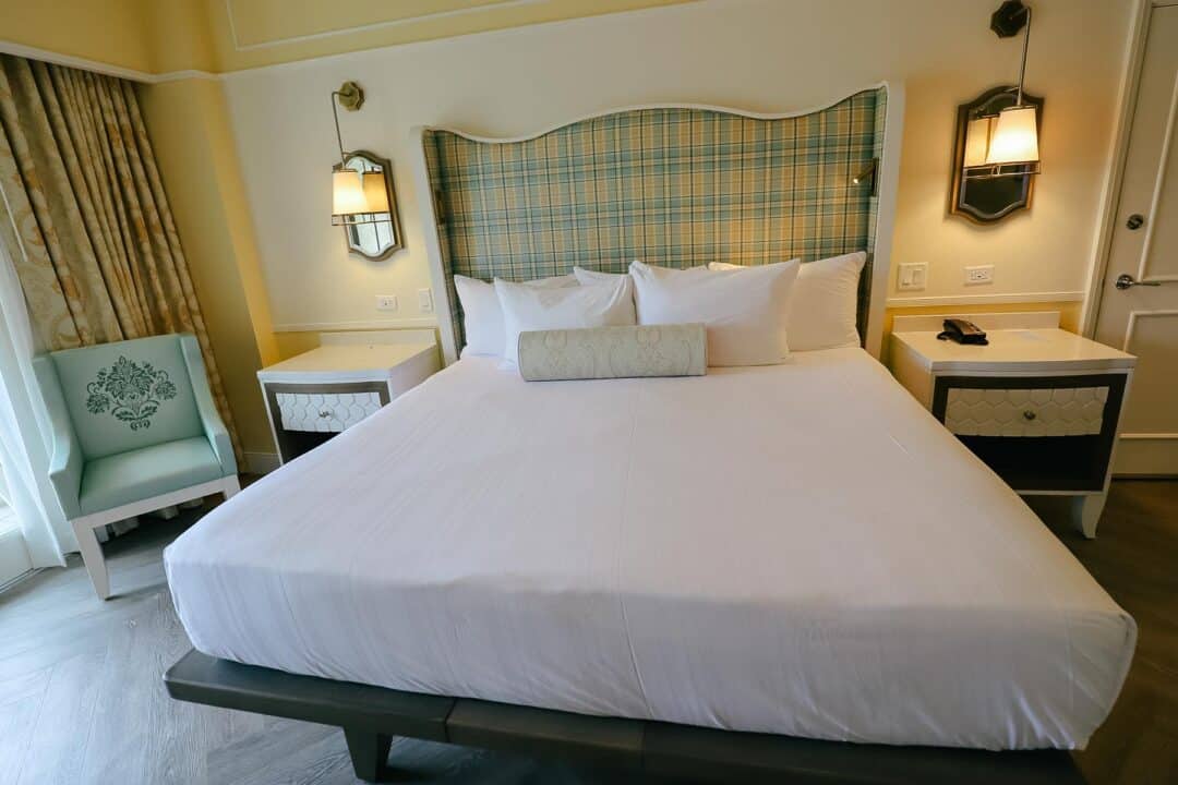 Room Tour: Disney's Boardwalk Inn Standard Room with King Bed (Newly ...