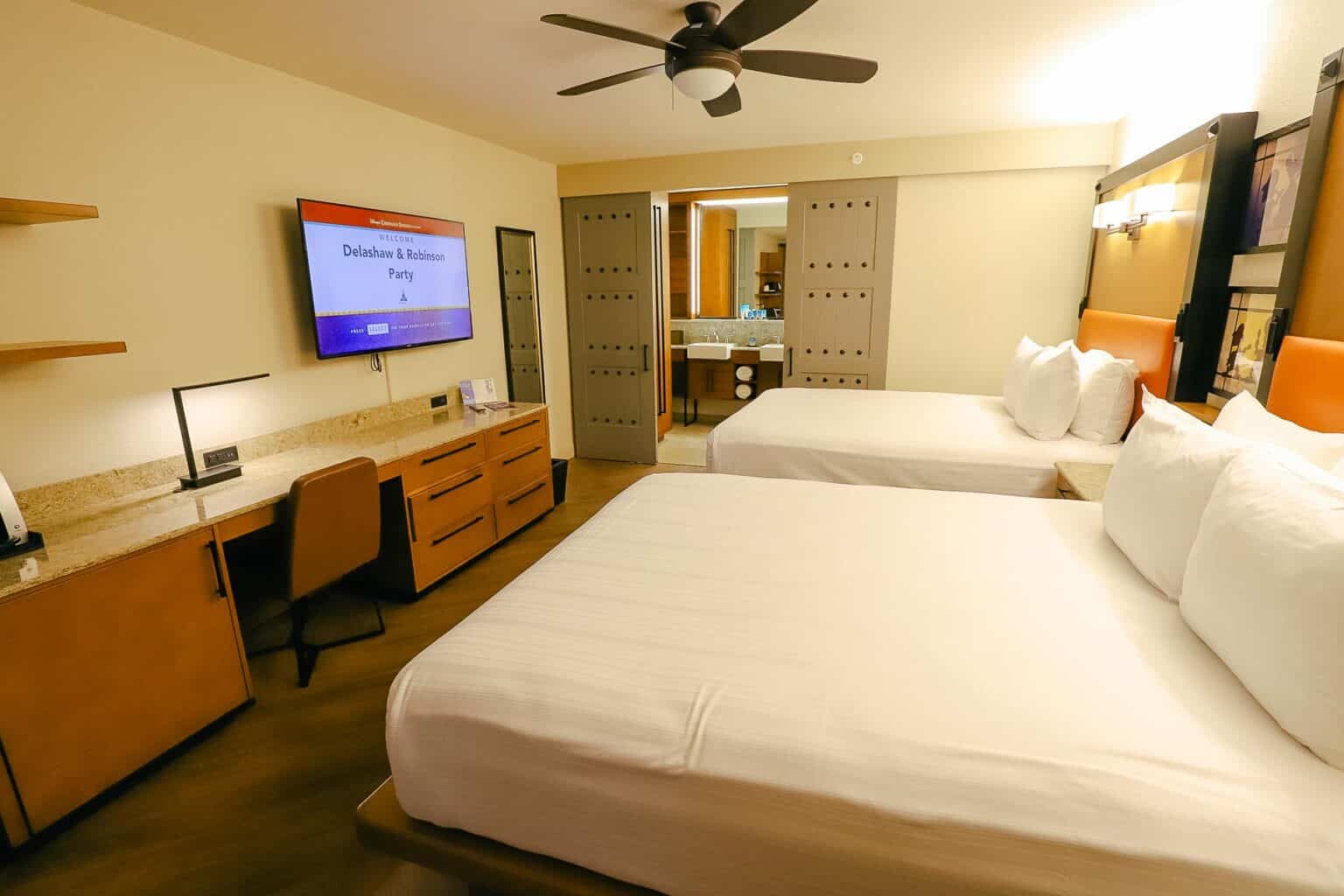 Coronado Springs Standard Room Tour With Amenities Cabanas Section   Coronadospringsroom 52 1536x1024 