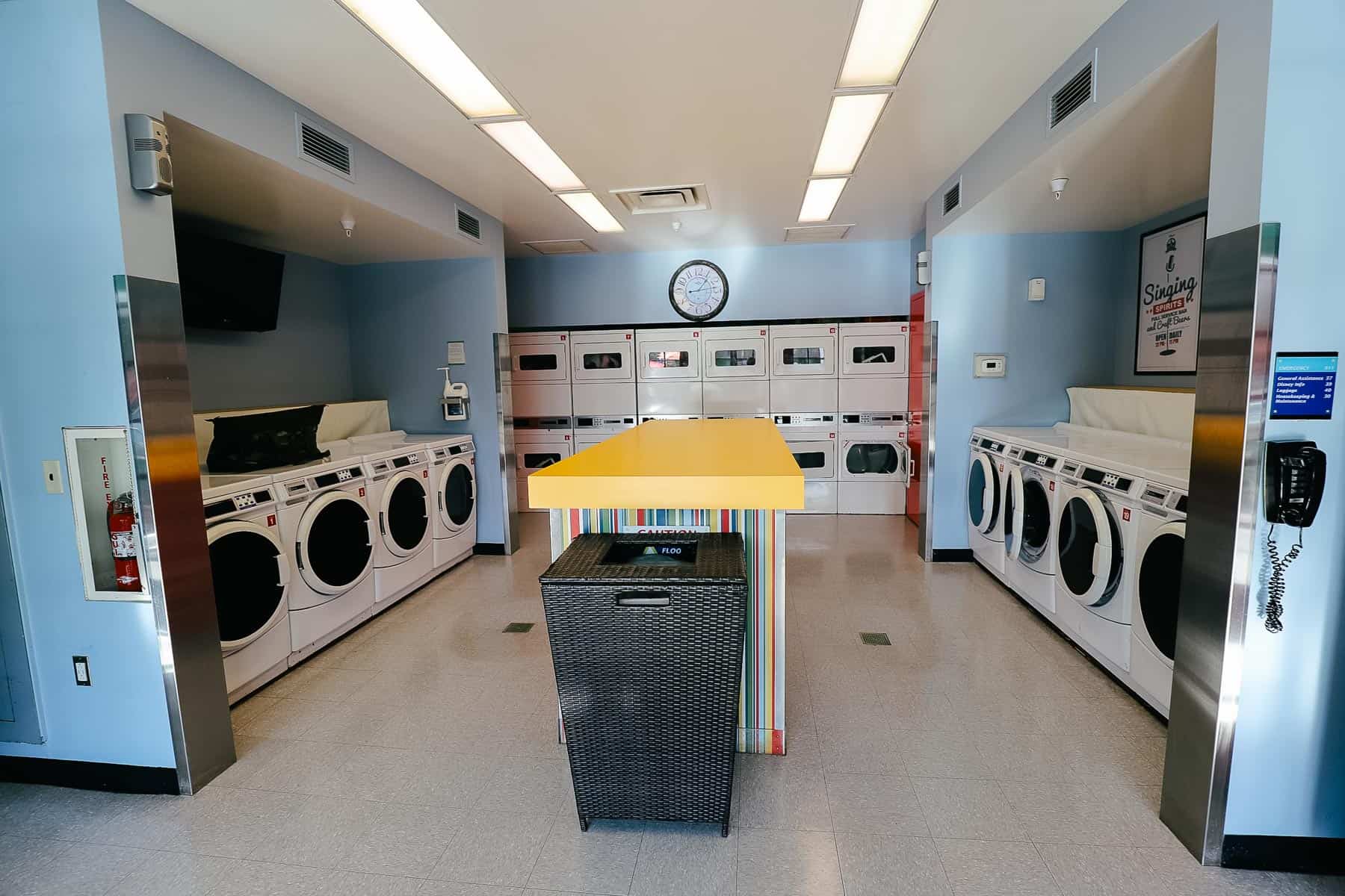 the laundry room with washer and dryers 