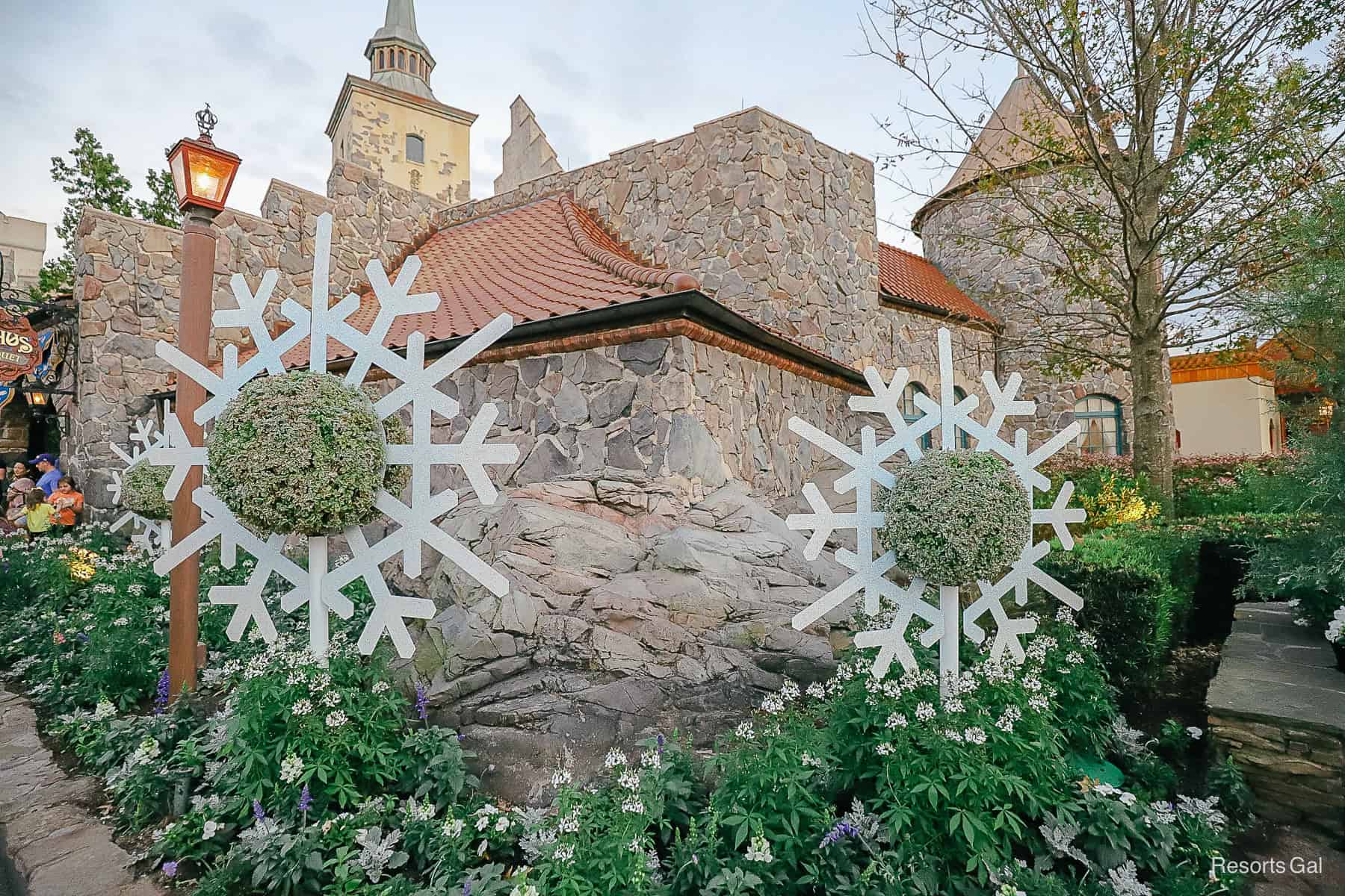 topiary snowflakes in the Norway Pavilion for the Flower and Garden Festival 