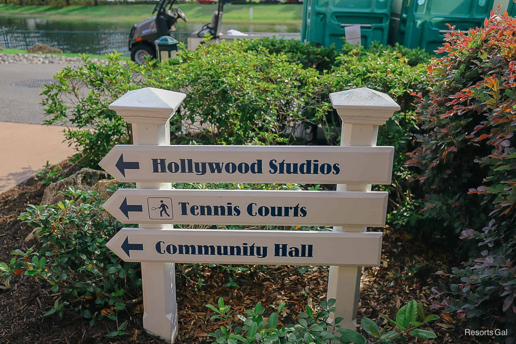 a directional to Hollywood Studios 