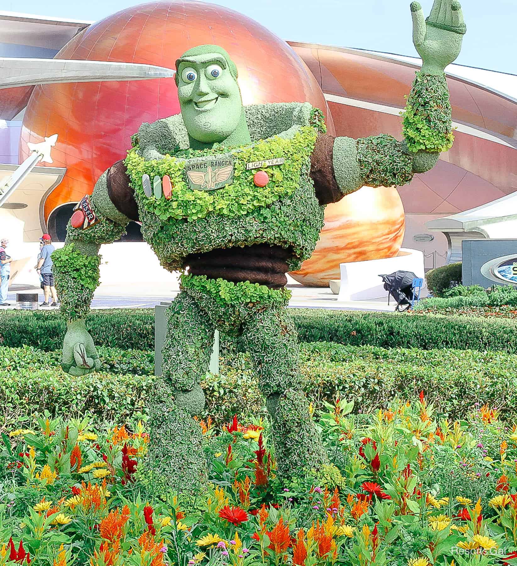 vertical Buzz Lightyear Topiary in 2021