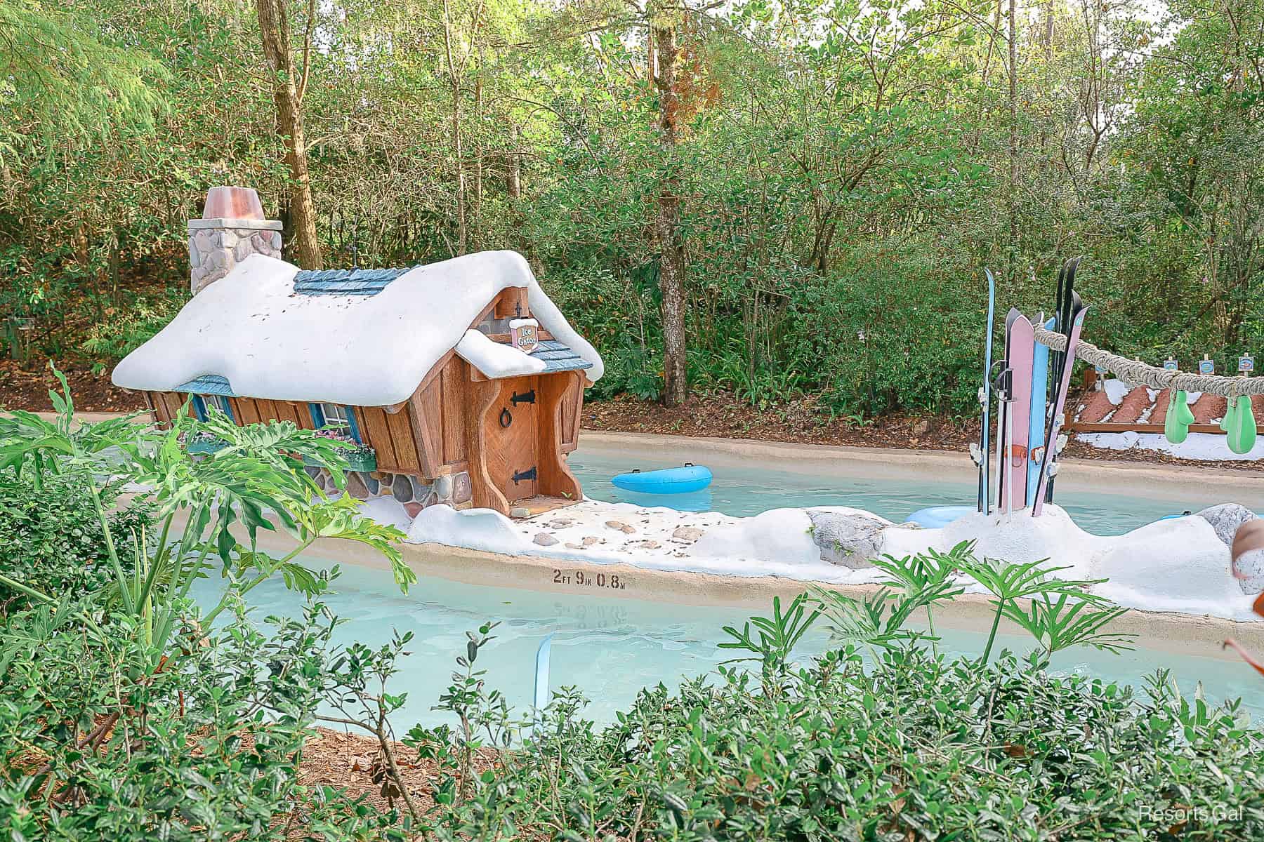 A closeup of Ice Gator's shack in the center of the lazy river which doubles as a water spray element. 