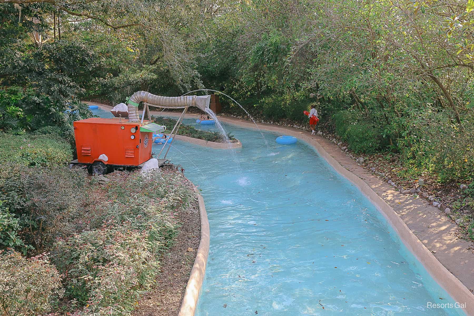 A snow machine theming element that acts as a water sprayer to guests in the lazy river. 