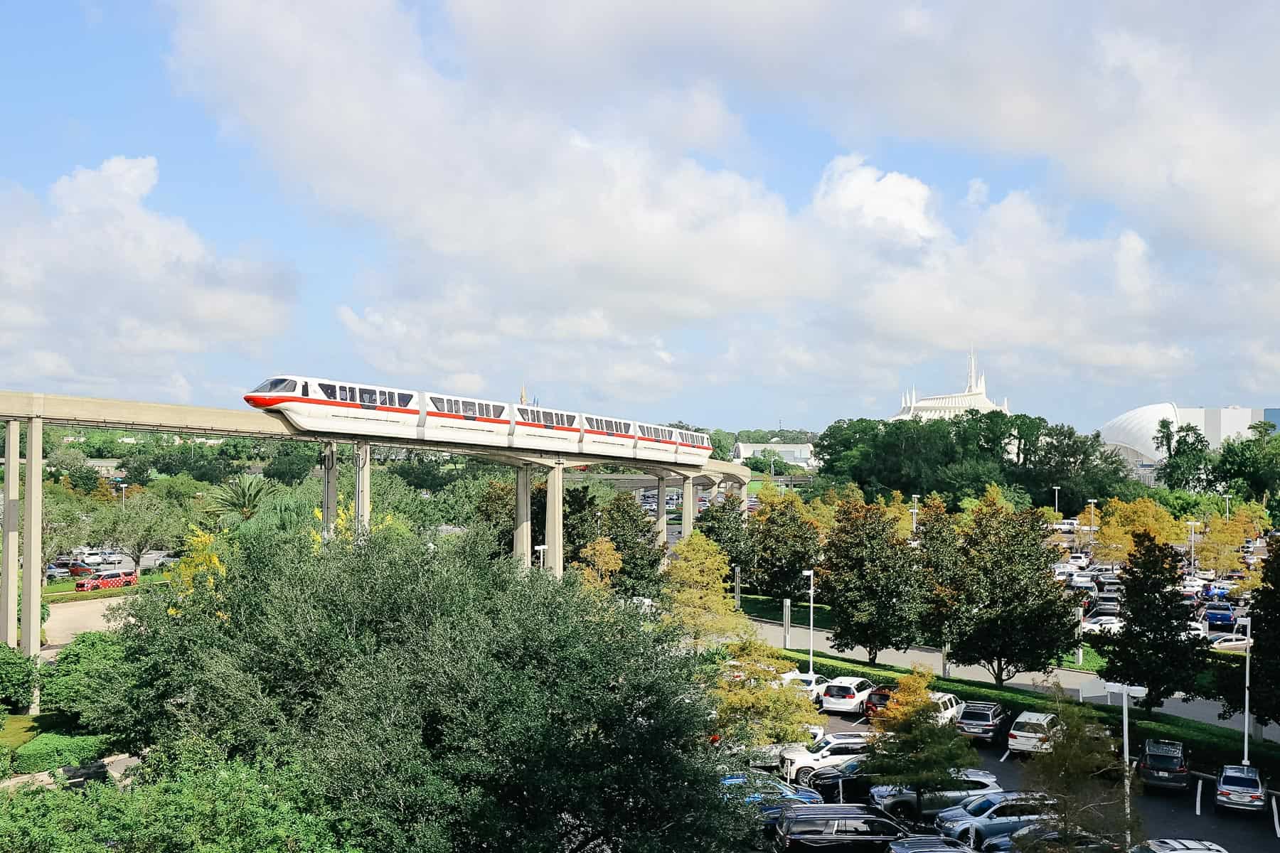 monorail running between Magic Kingdom and the Contemporary 