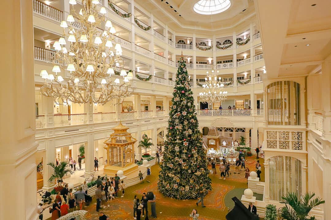 Disney's Grand Floridian at Christmas (Photos of the Lobby and Holiday ...