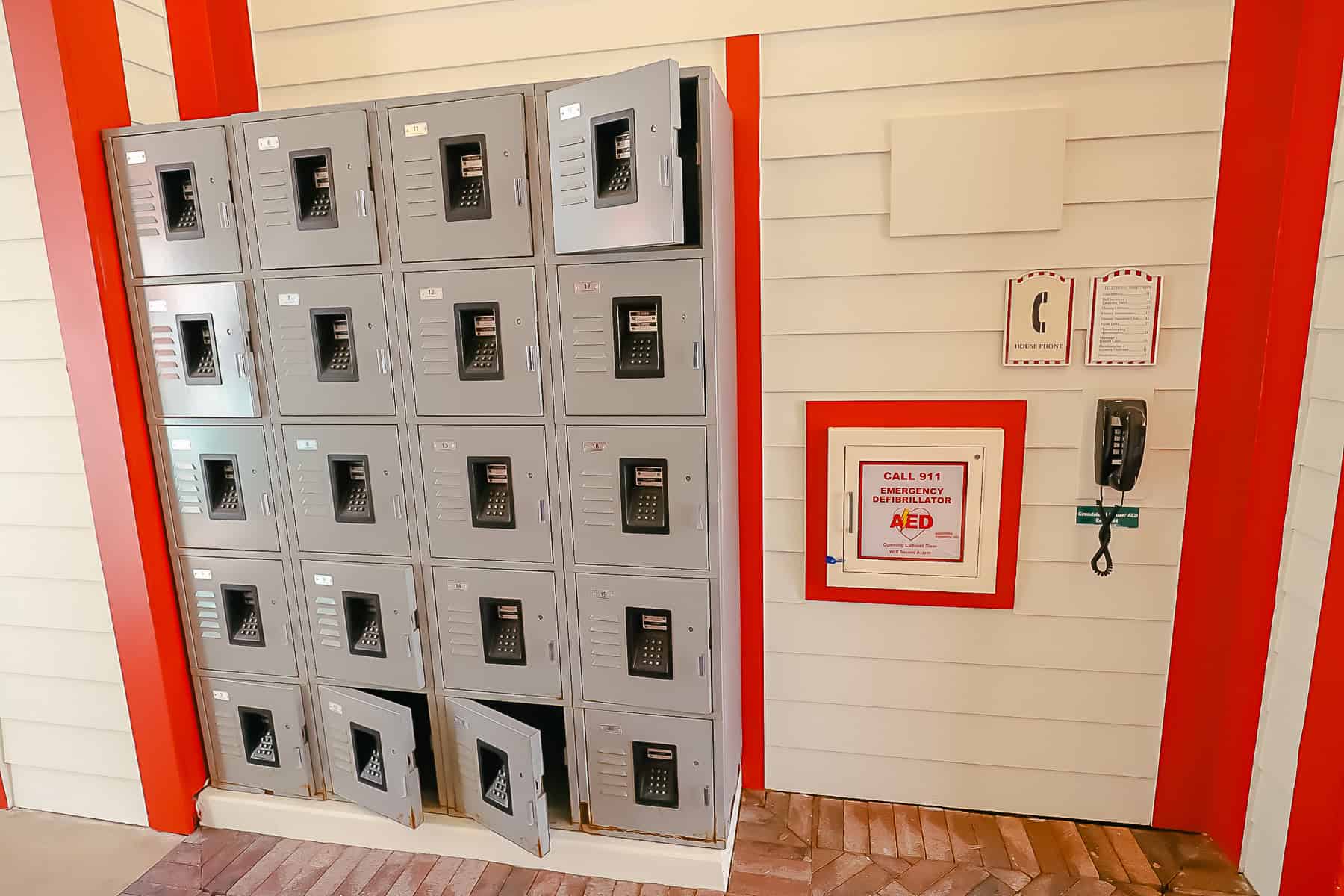 lockers near the pool at Saratoga Springs 