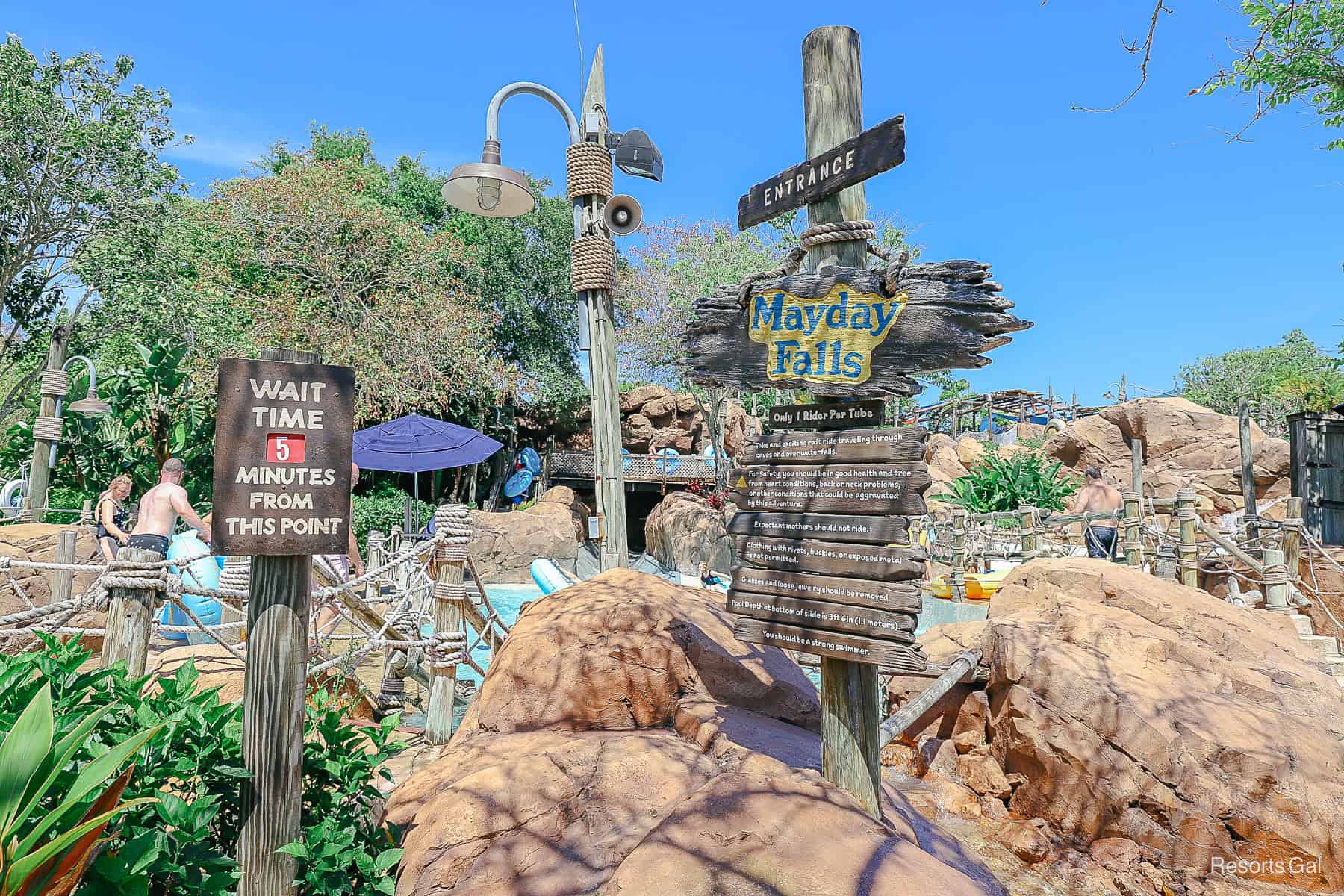 the wait time sign for Mayday Falls at Disney's Typhoon Lagoon 