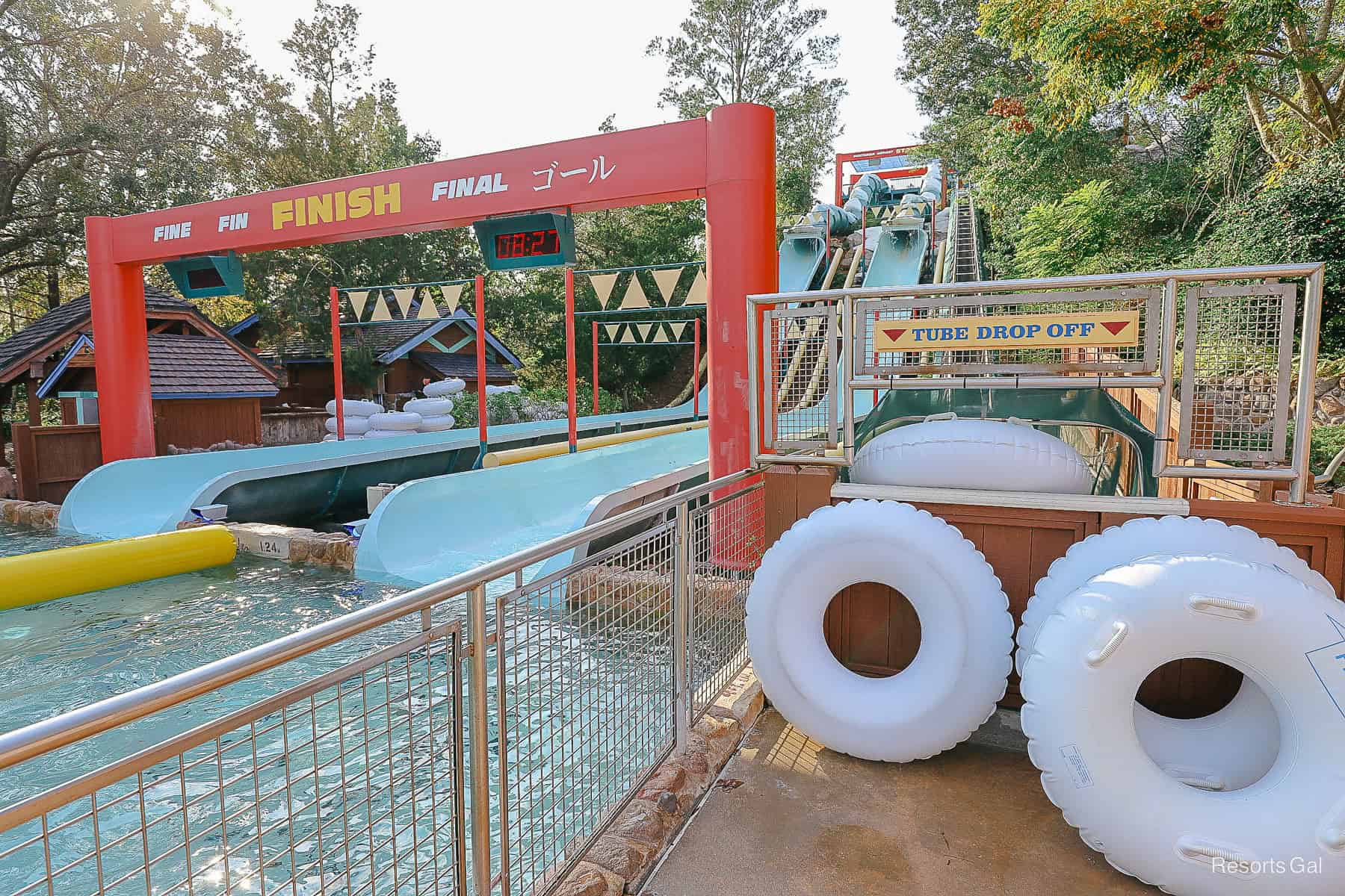 Tube drop-off with a conveyor belt 