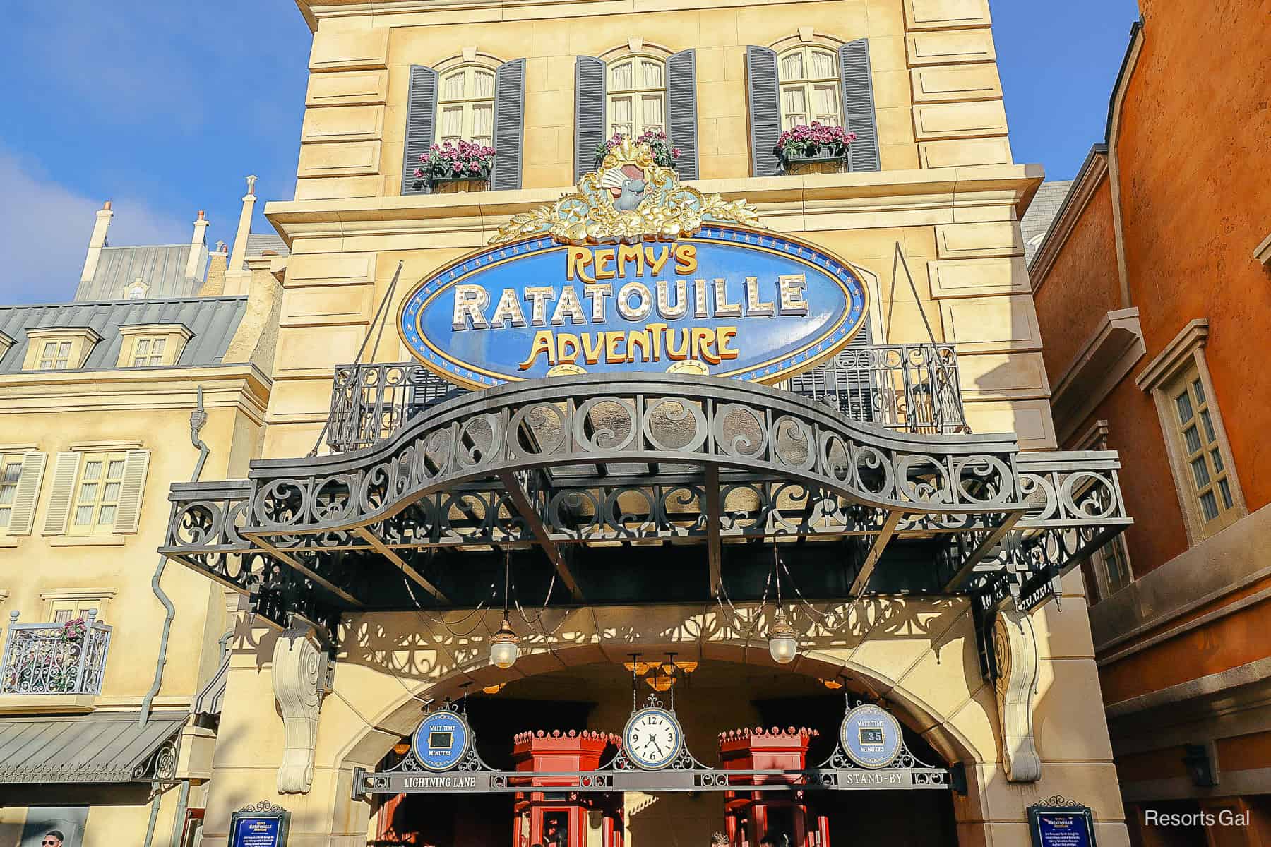 the posted wait times for Remy's Ratatouille Adventure 