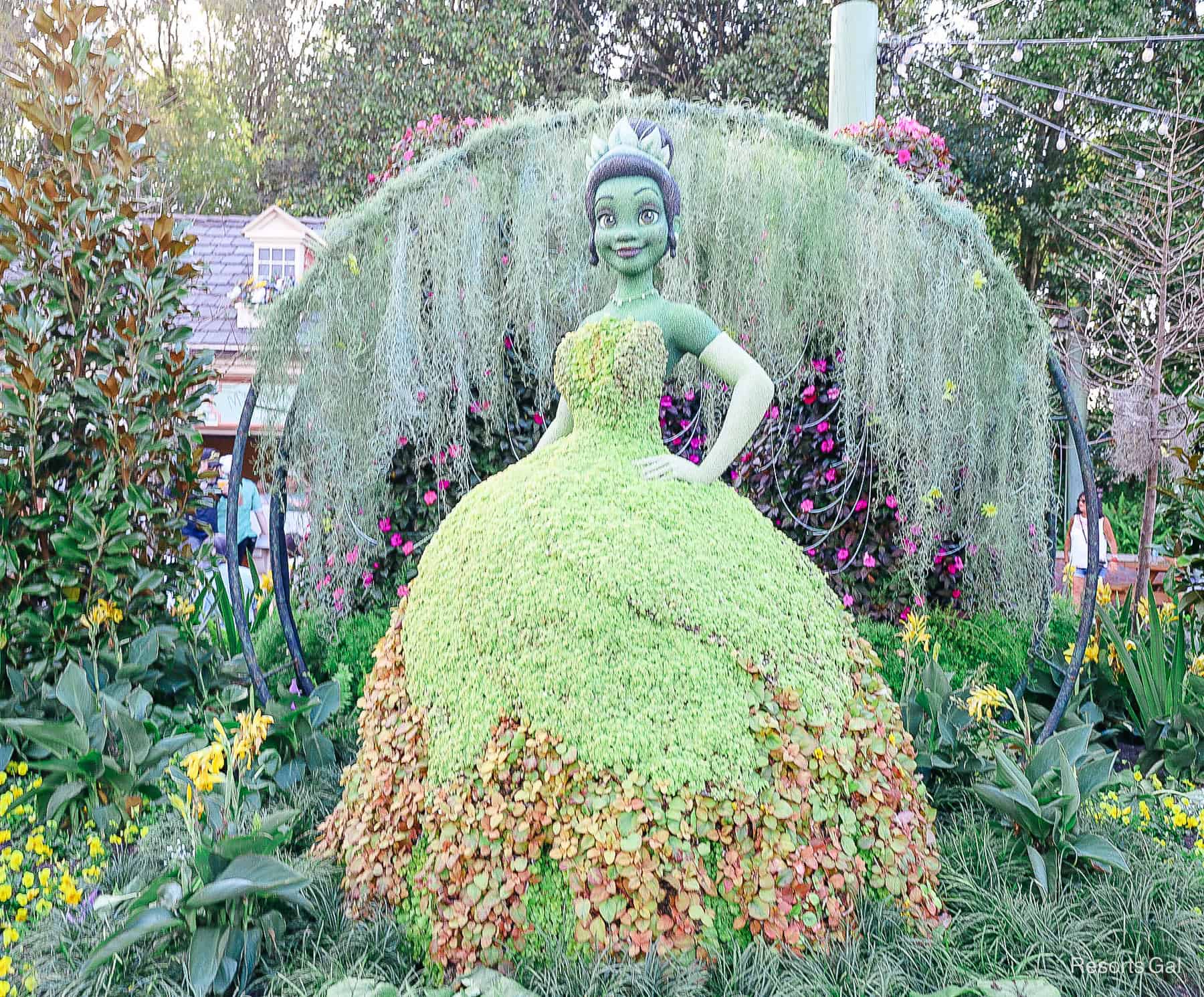 Tiana topiary at Epcot 