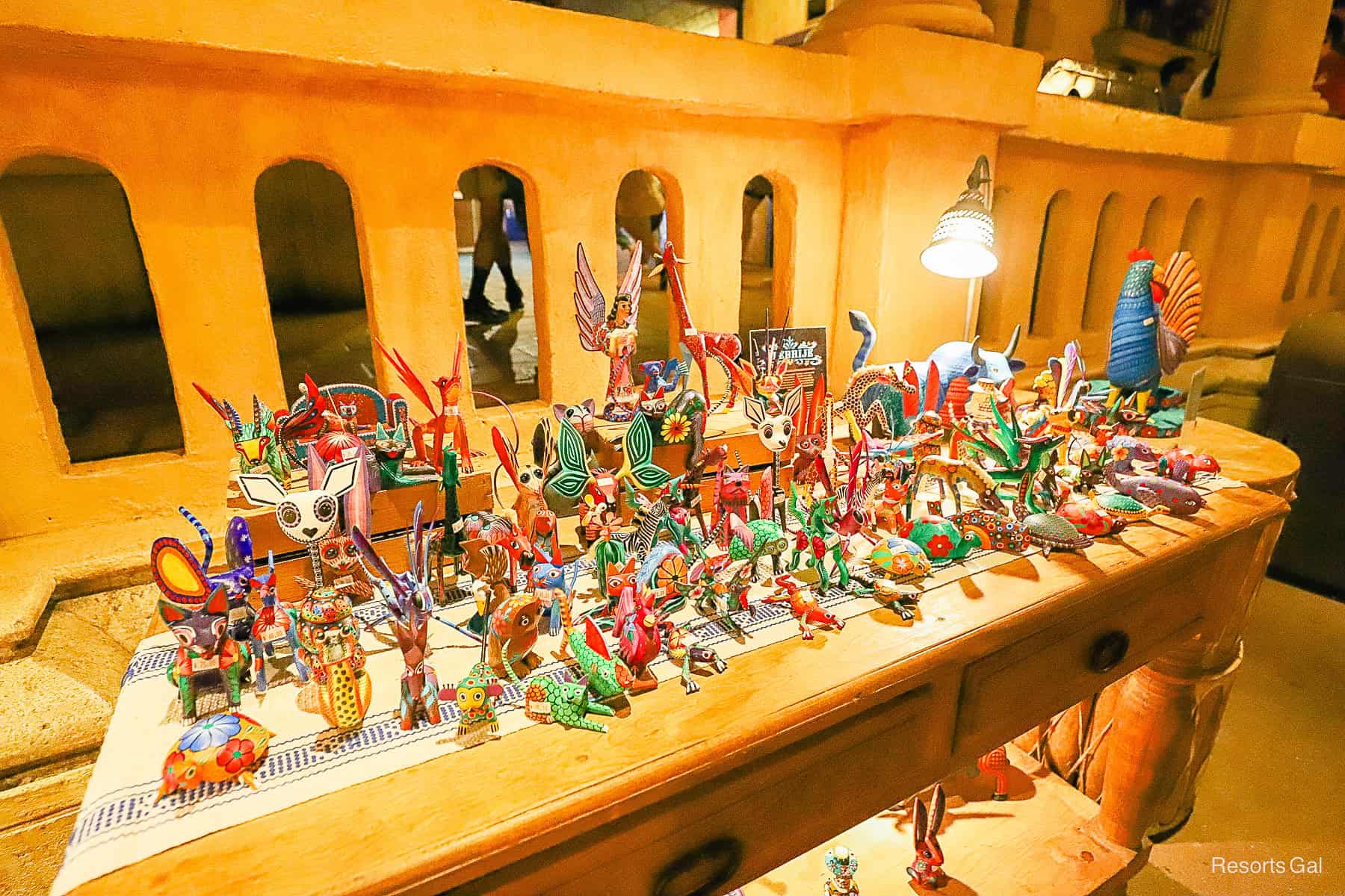 souvenirs in the Plaza los Amigos 