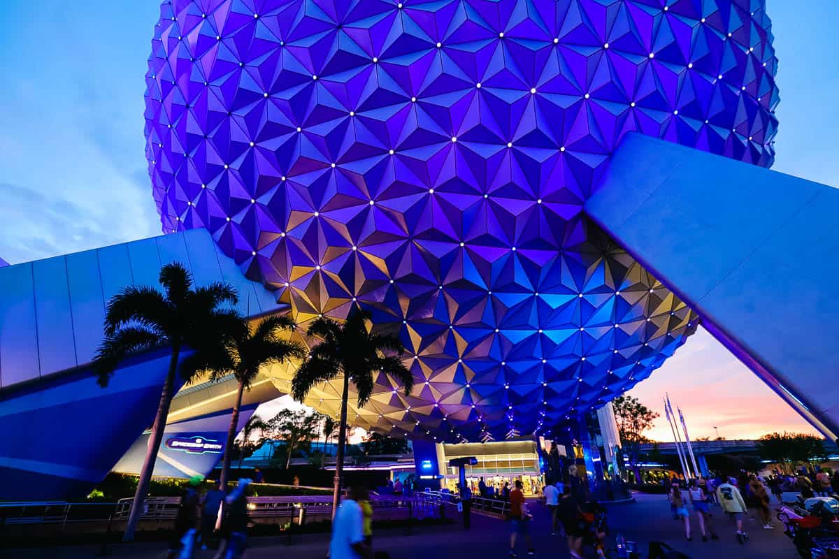 Extended Evening Theme Park Hours at Disney World (Who’s it For & What to Expect)
