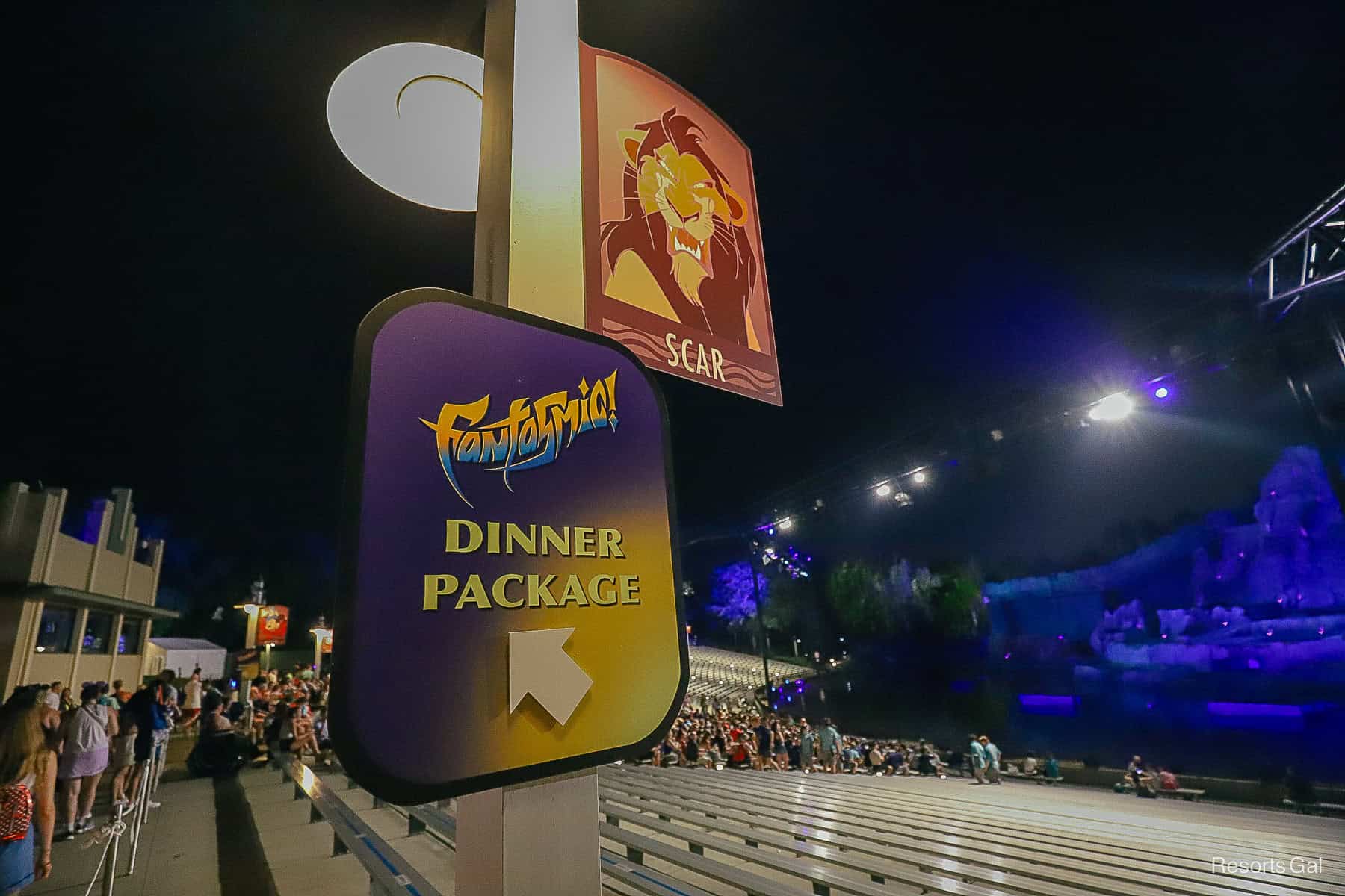 The Fantasmic! Dining Package (Plus How it Works with the Disney Dining Plan)