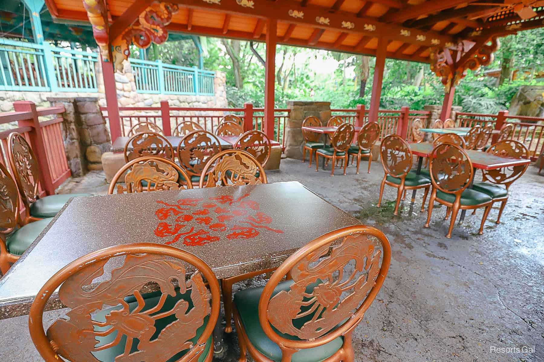 tables and chairs for dining at Flame Tree BBQ 