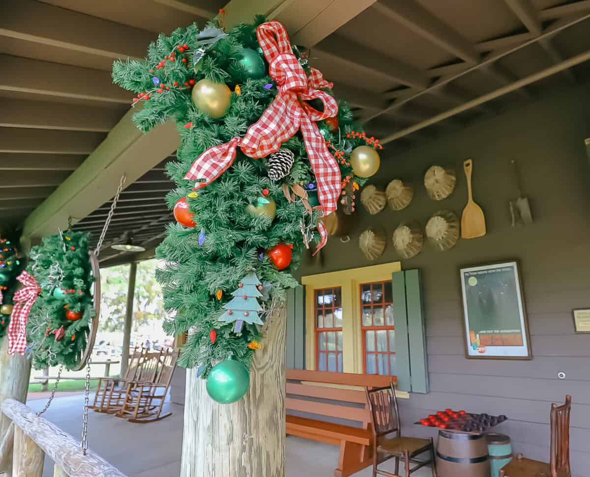 Christmas at Disney's Fort Wilderness Resort and Campground (Photos)