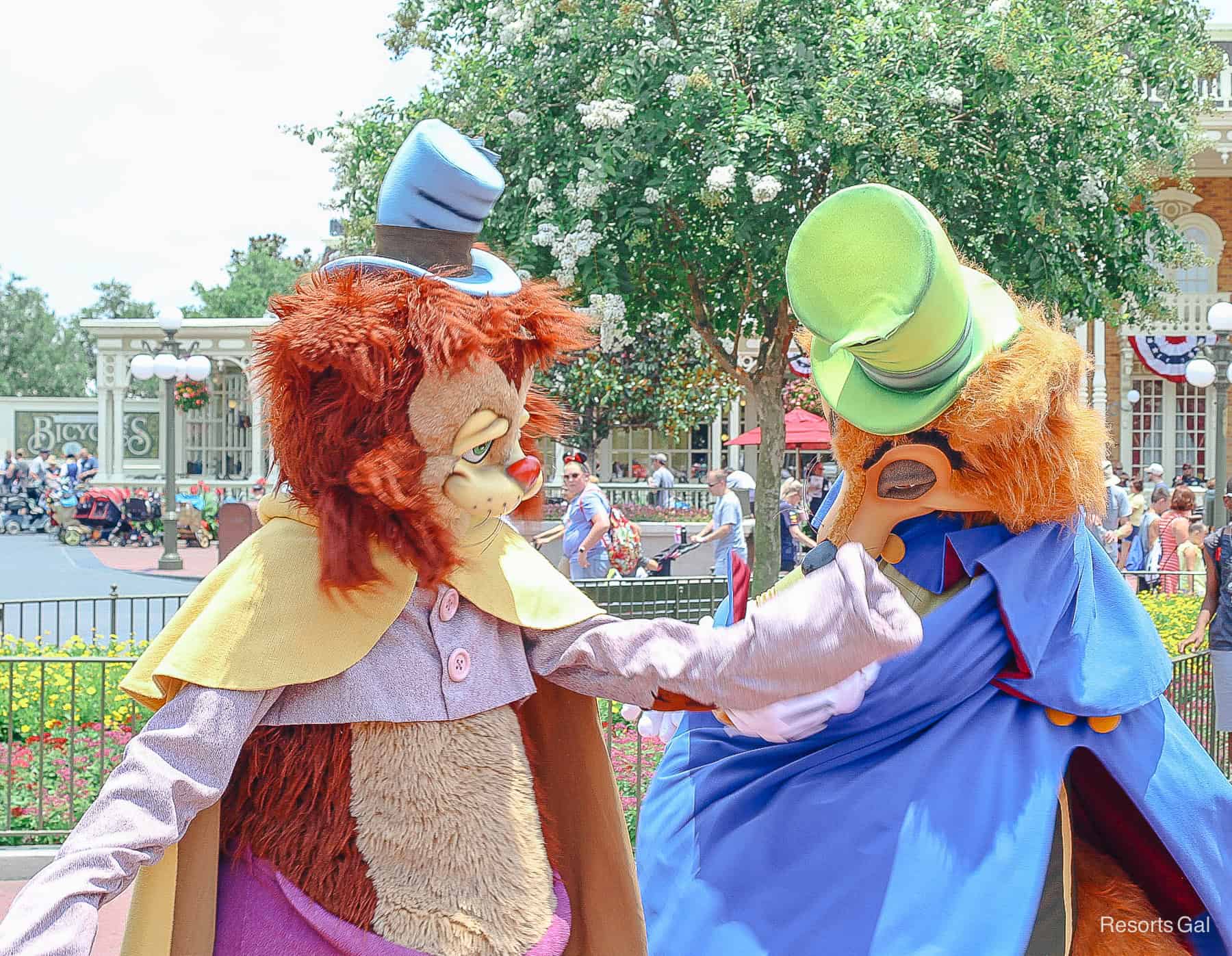 Gideon and Foulfellow wear capes as part of their meet-and-greet look.