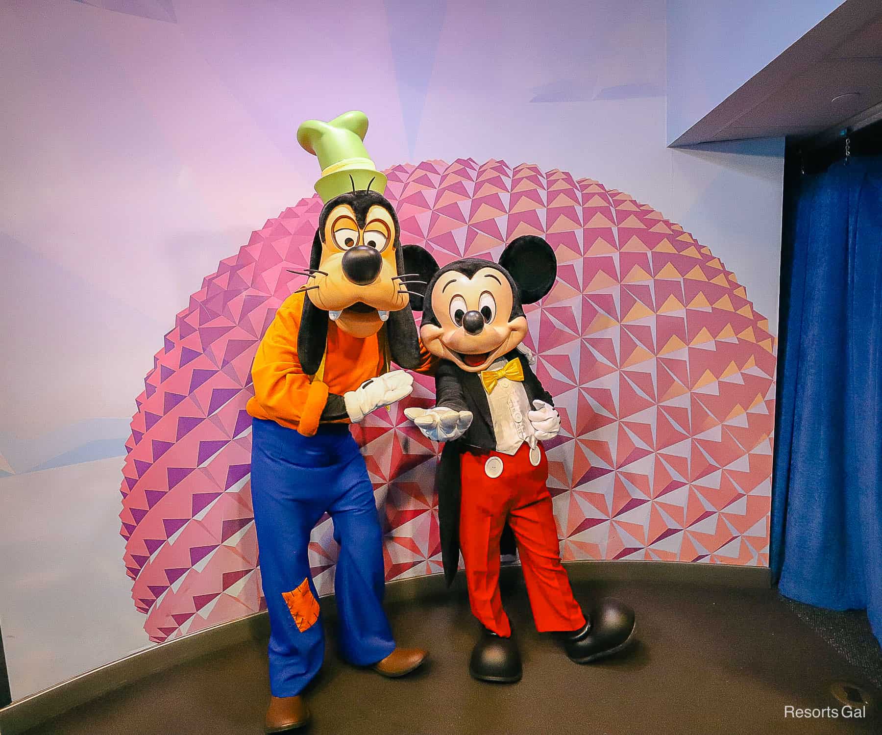 Goofy with Mickey Mouse at Epcot 