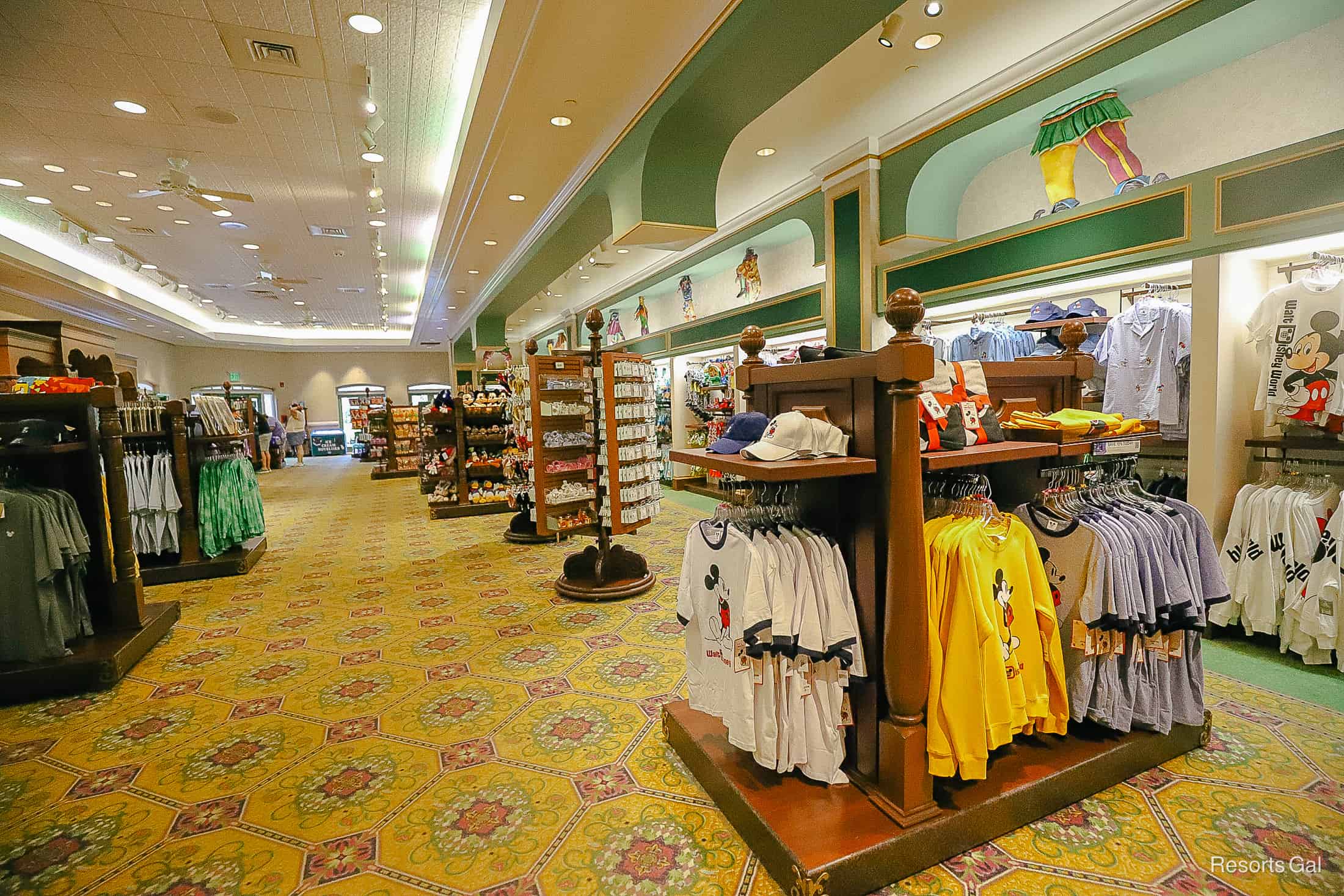 the layout of the gift shop at Port Orleans French Quarter 