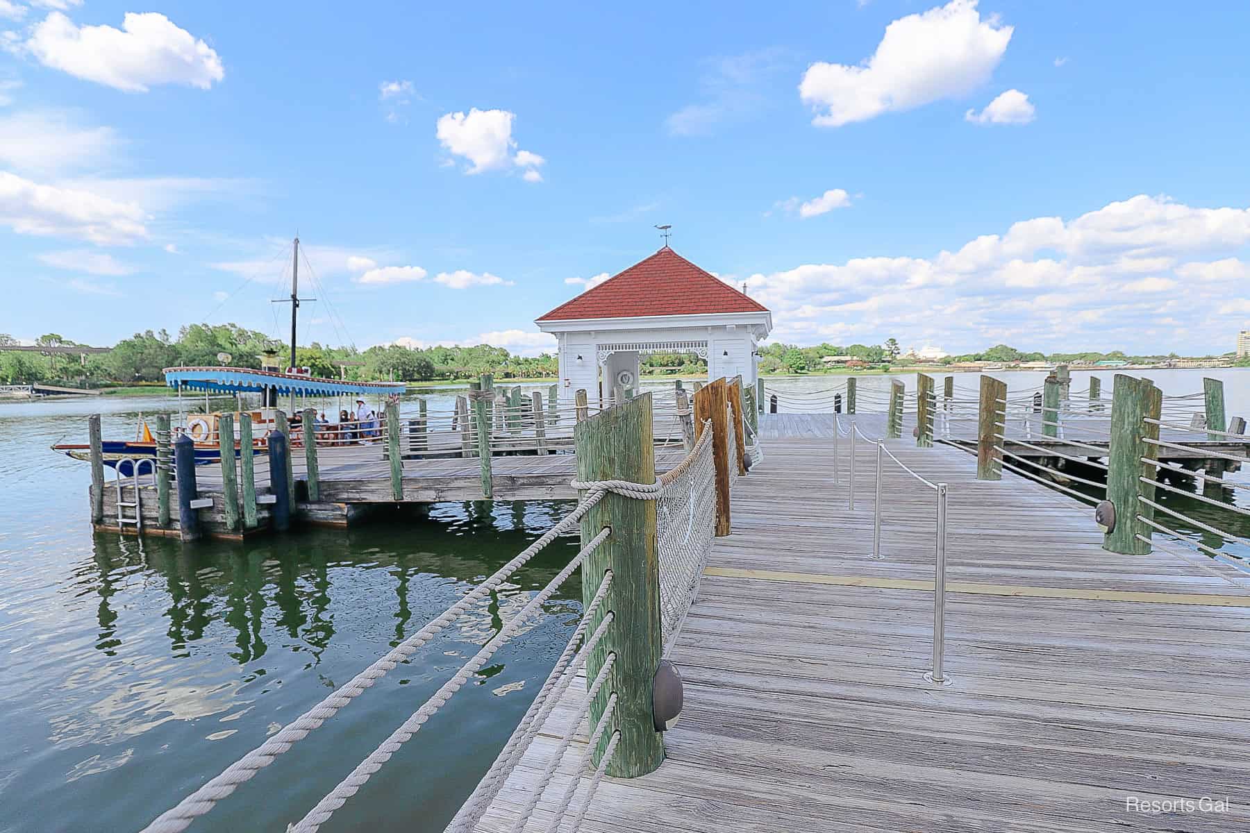 waiting area for the next boat at the Grand Floridian boat dock 