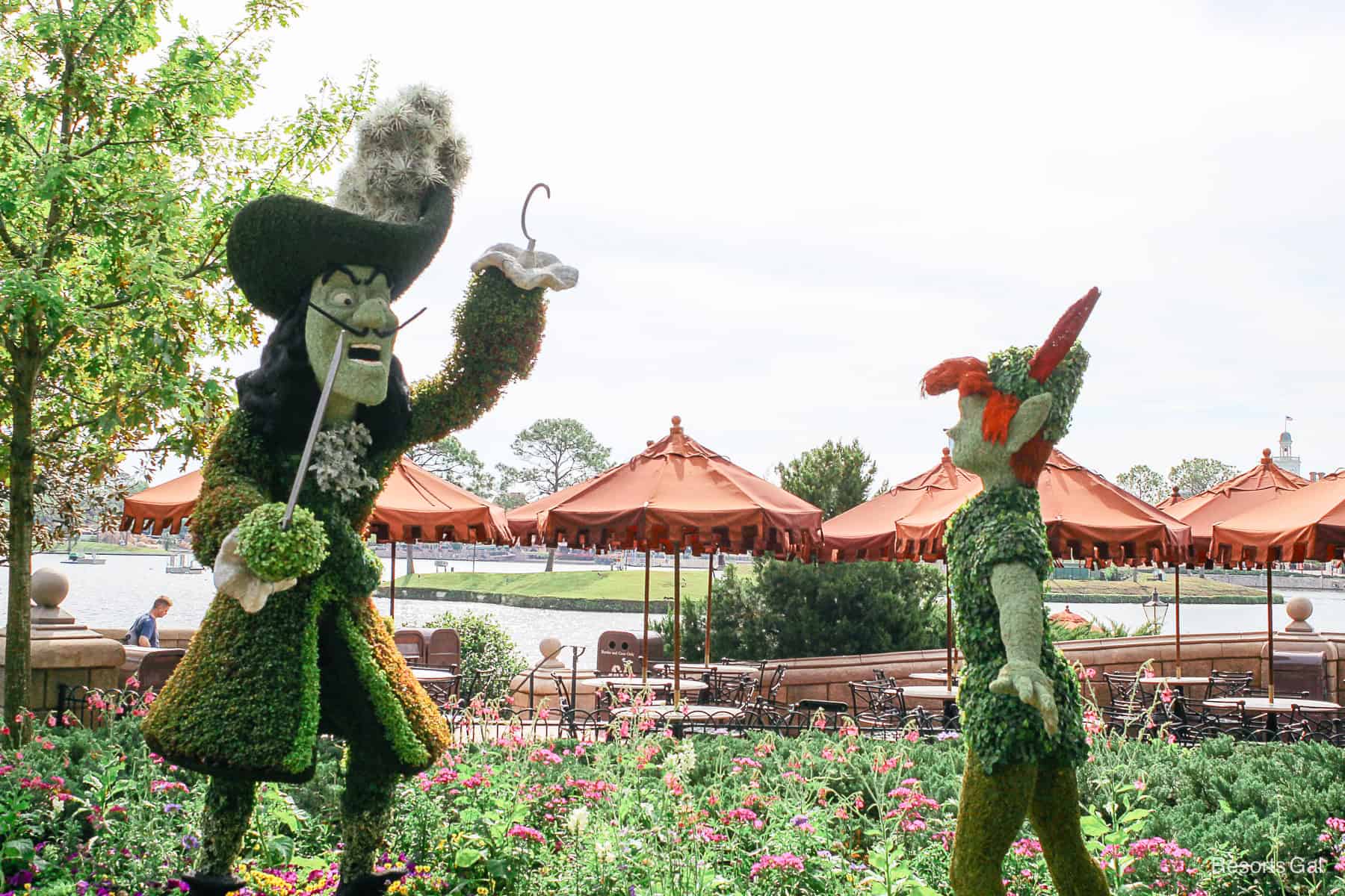 Captain Hook (Left) and Peter Pan (Right) no face topiary 