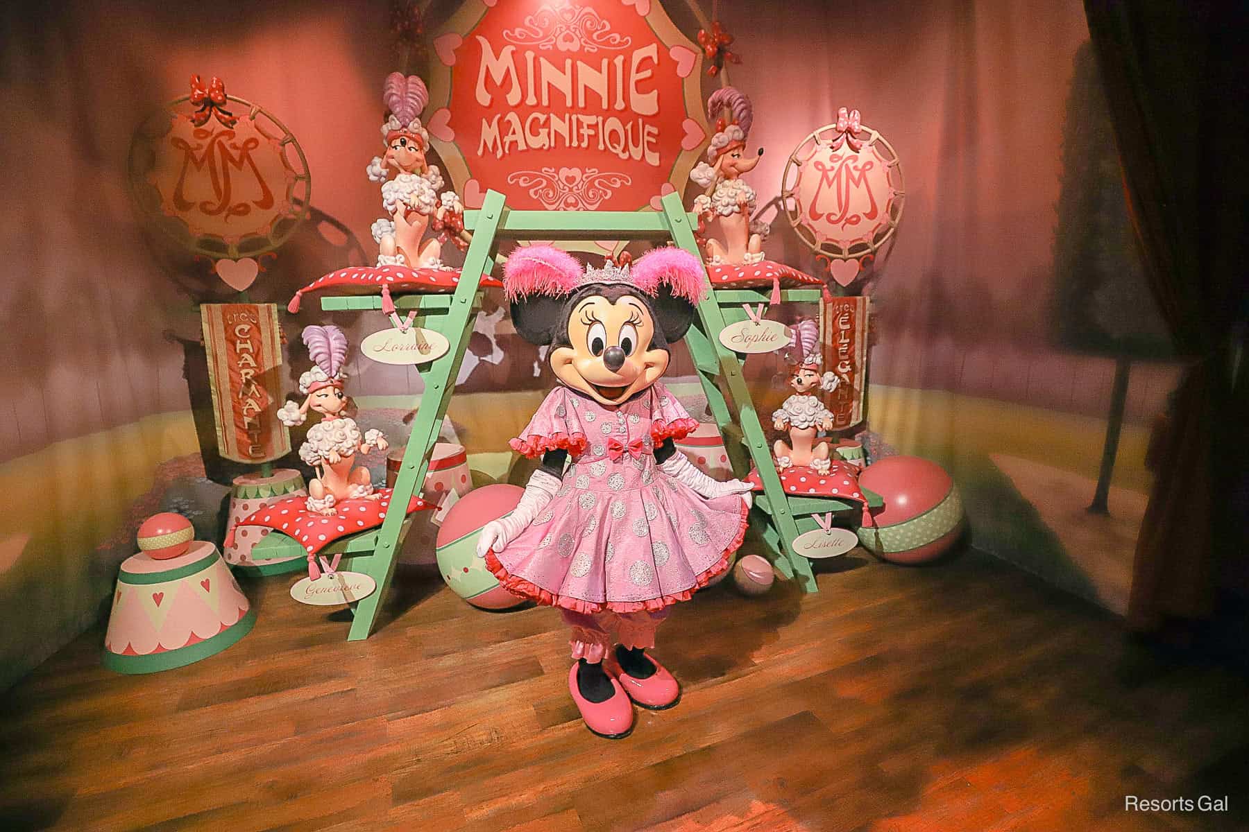 Magic Kingdom attractions: Pete's Silly Sideshow with Minnie Mouse 