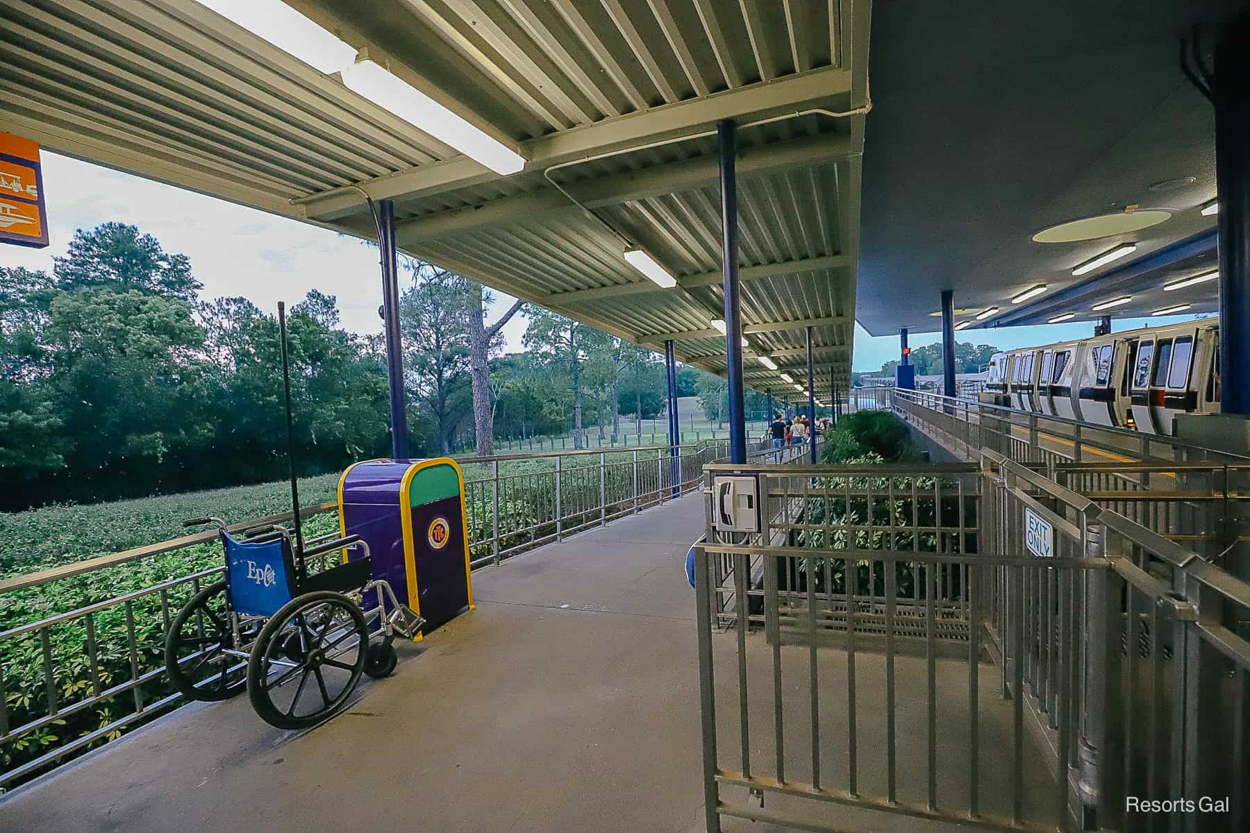 the platform that leads from the resort monorail to the Epcot monorail 