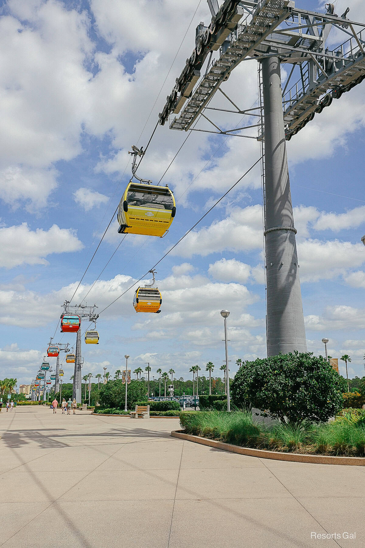 the gondola line between Hollywood Studios and Caribbean Beach