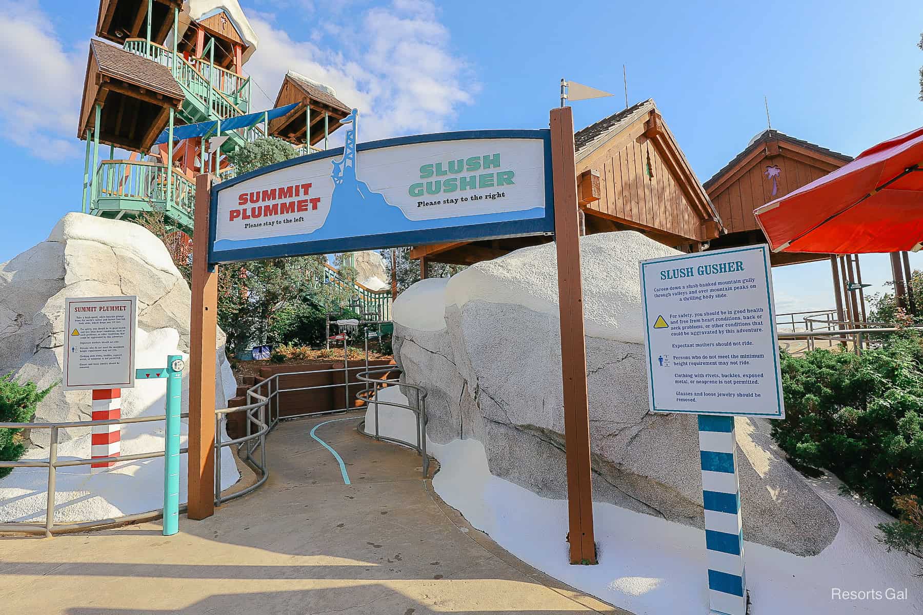 the shared entrance to Summit Plummet and Slush Gusher 