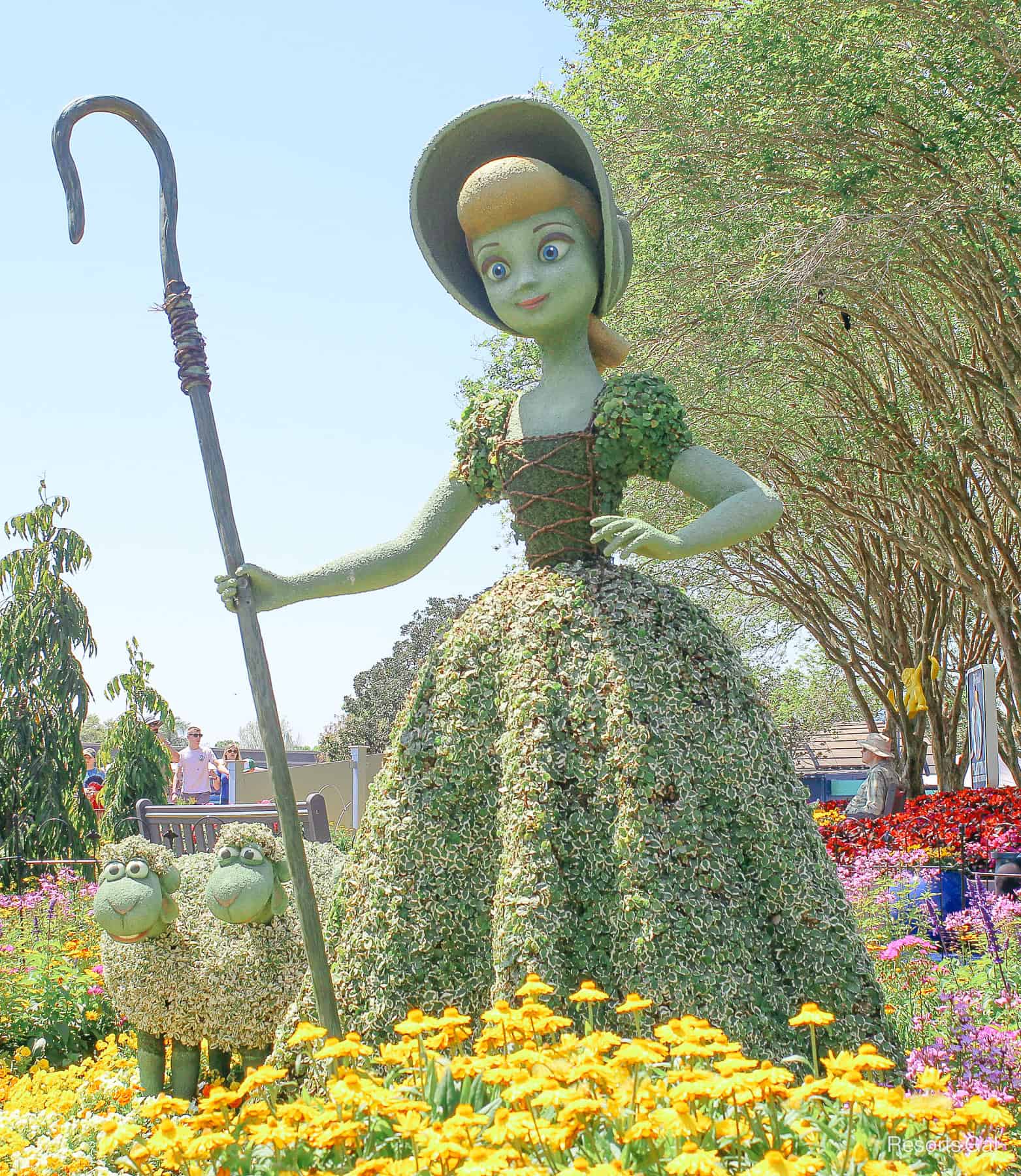 Bo Peep vertical in topiary form 