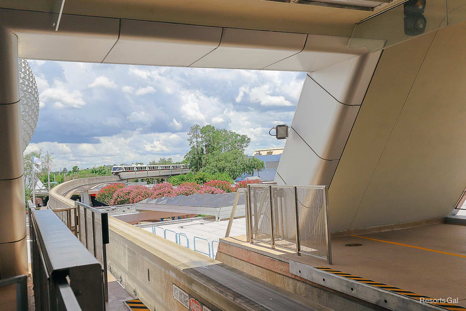 the Epcot monorail arrives at the Epcot platform 