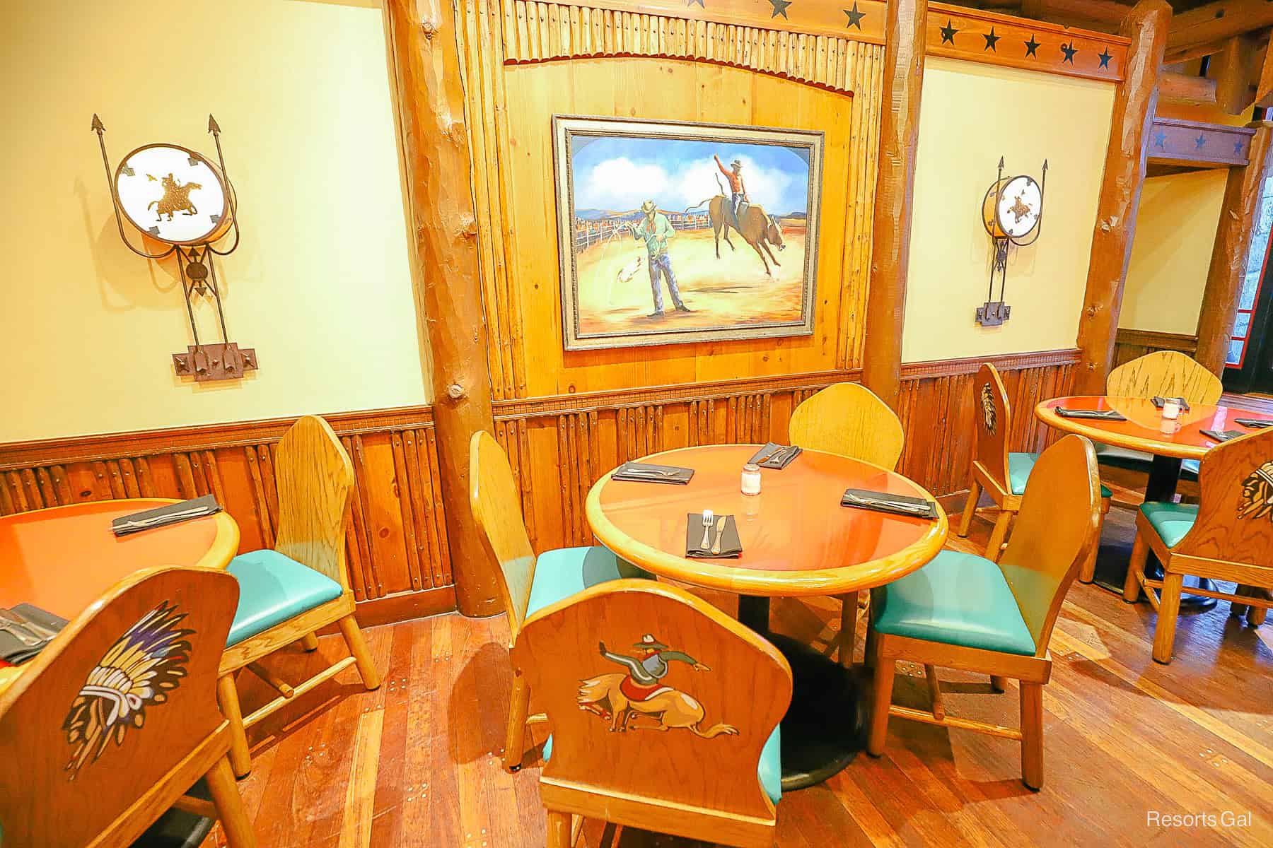 a table and chairs at Whispering Canyon Cafe 